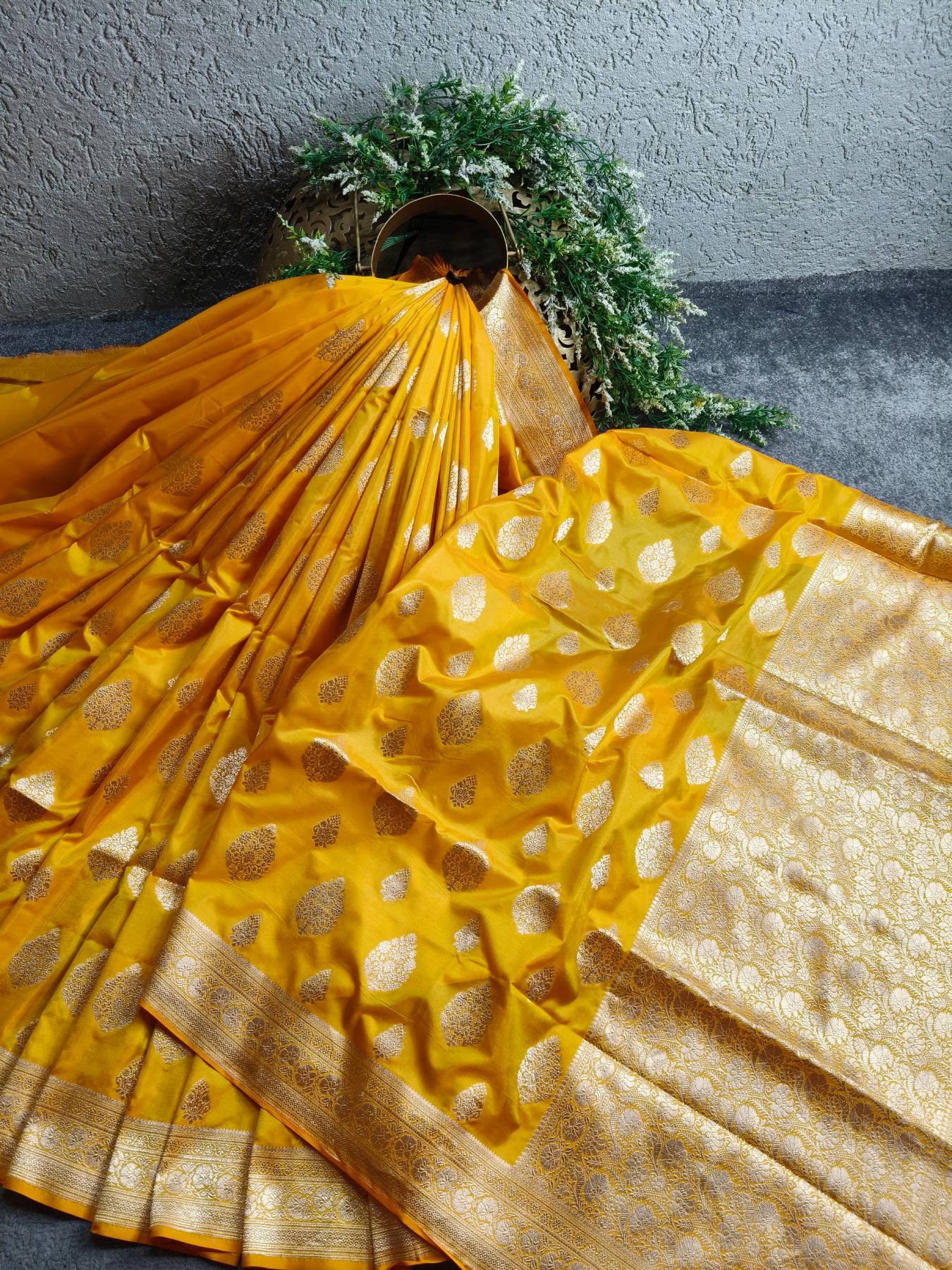 YELLOW SILK PURE HANDLOOM BANARASI SAREE