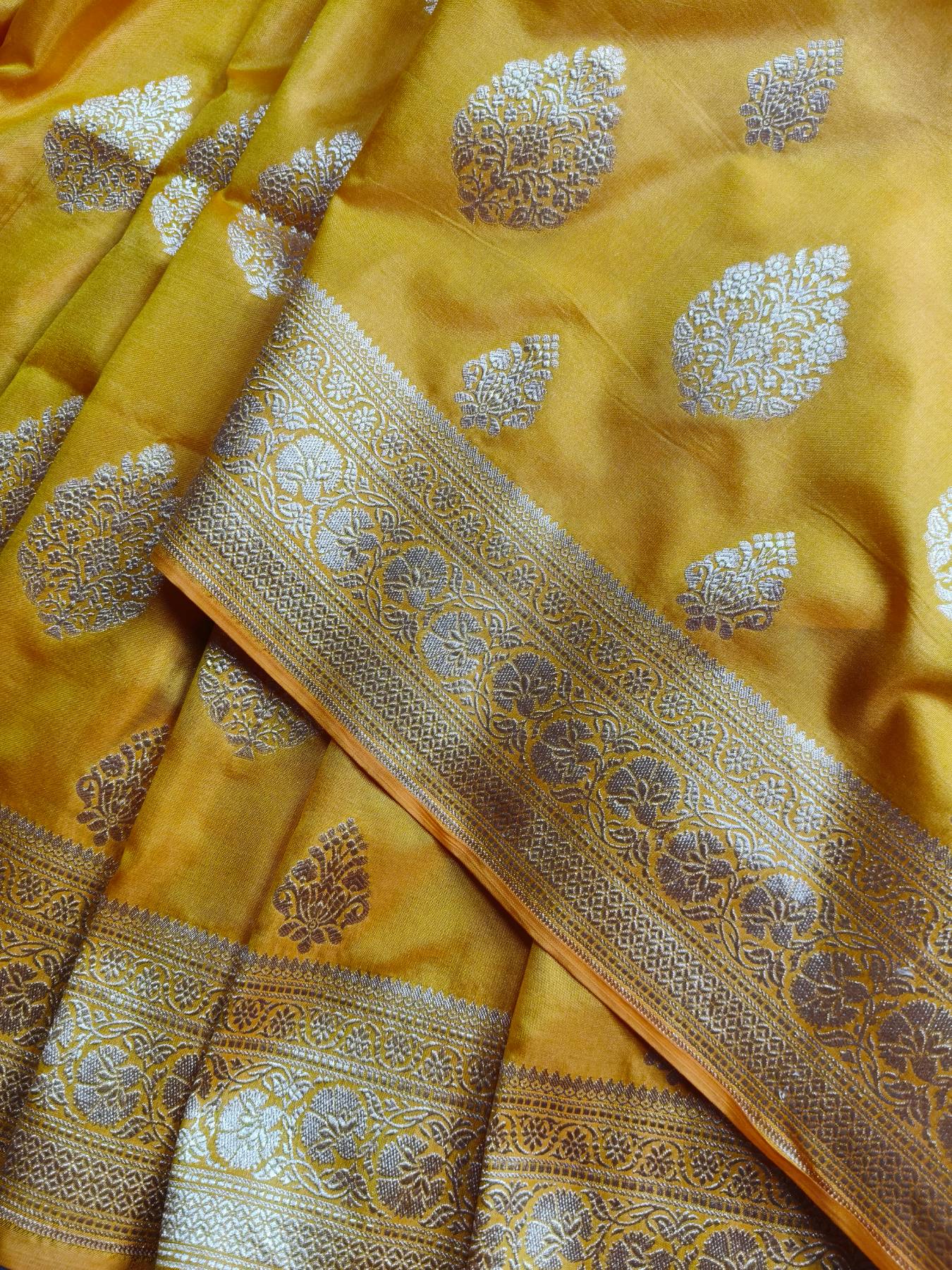 YELLOW SILK PURE HANDLOOM BANARASI SAREE