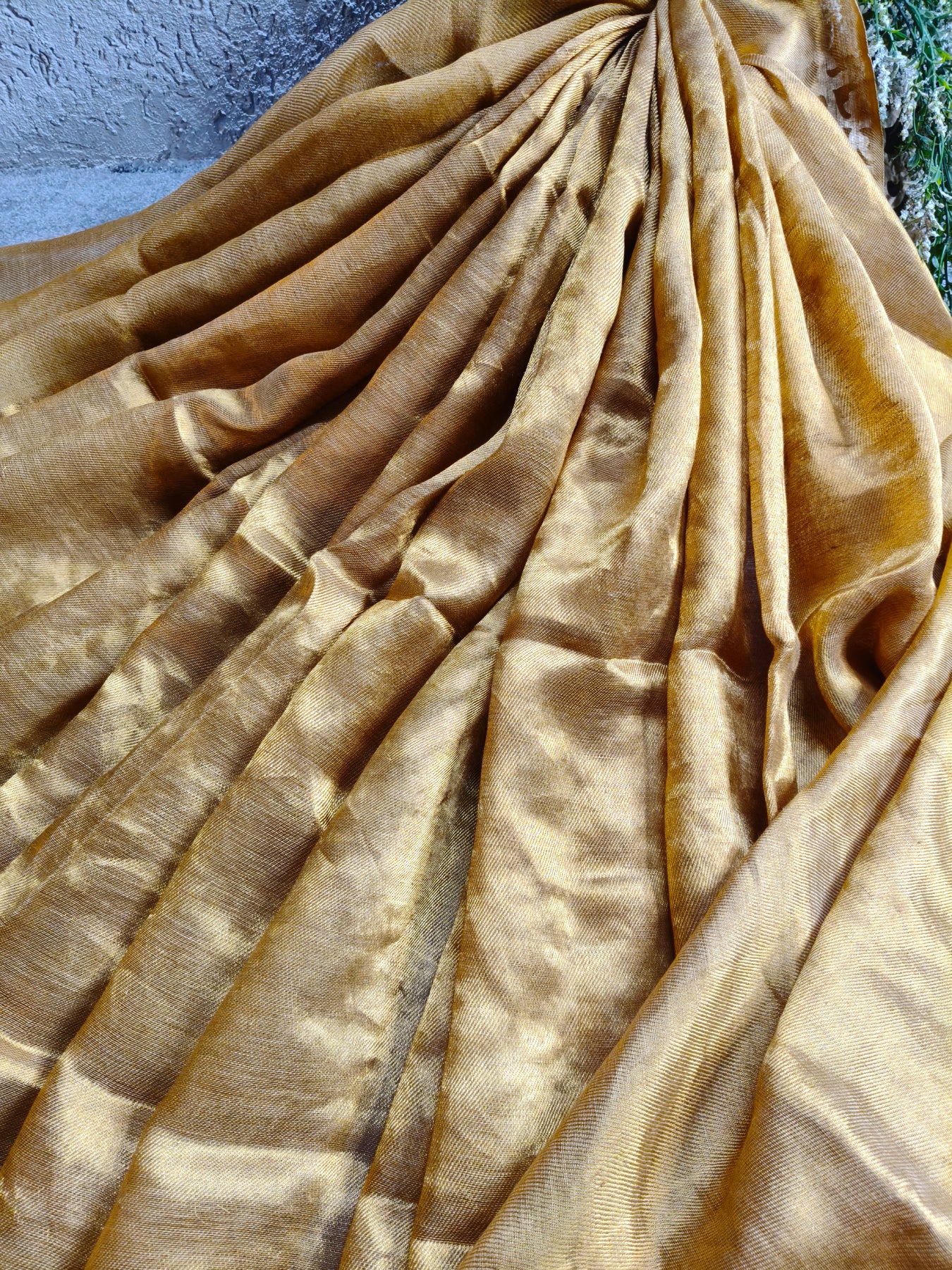 BEIGE TWILL TISSUE PURE HANDLOOM METALLIC SAREE