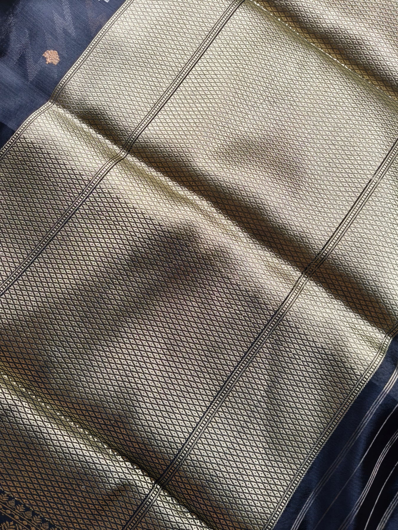 CHARCOAL GREY KORA PURE HANDLOOM BANARASI SAREE