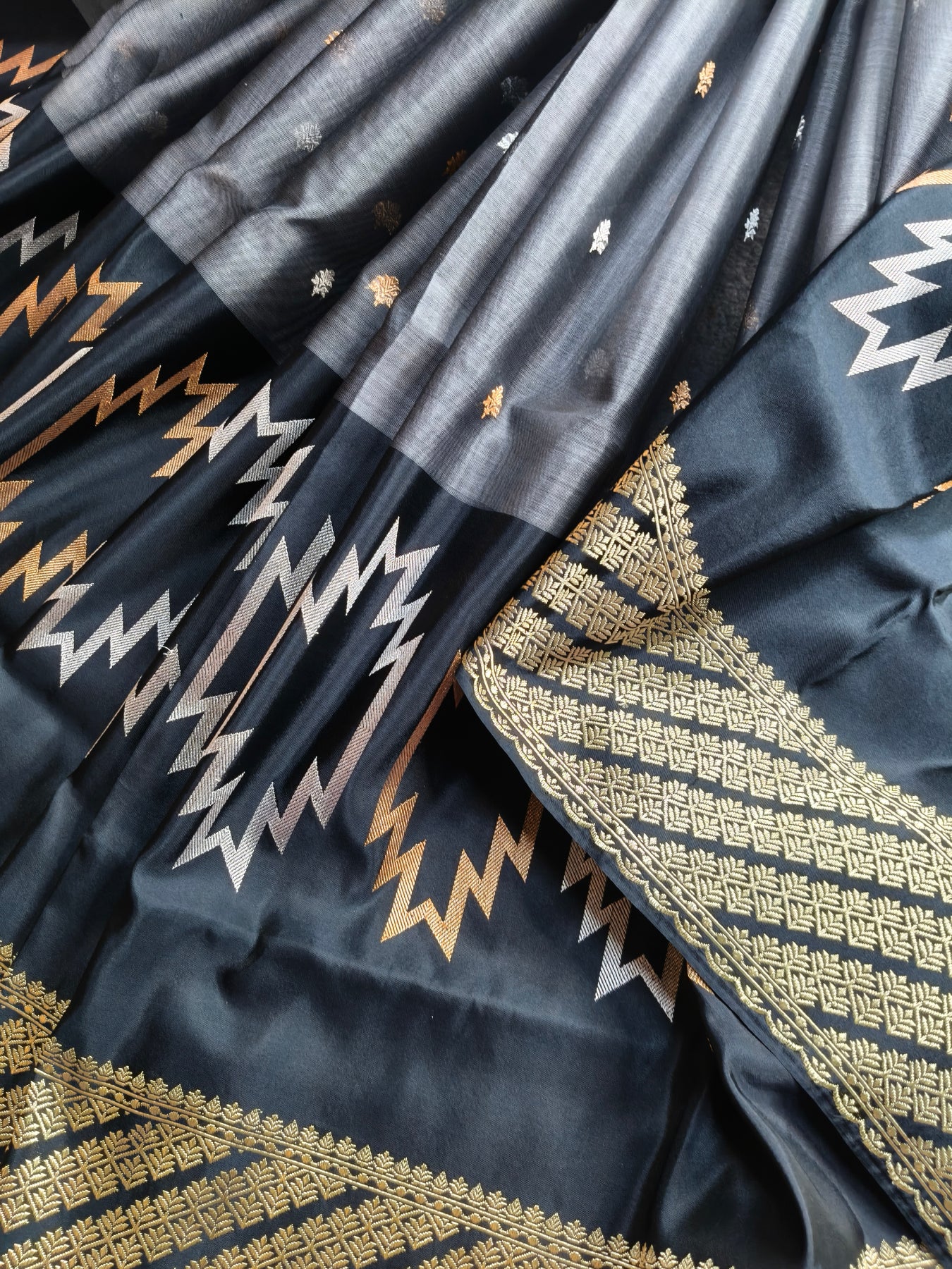 CHARCOAL GREY KORA PURE HANDLOOM BANARASI SAREE