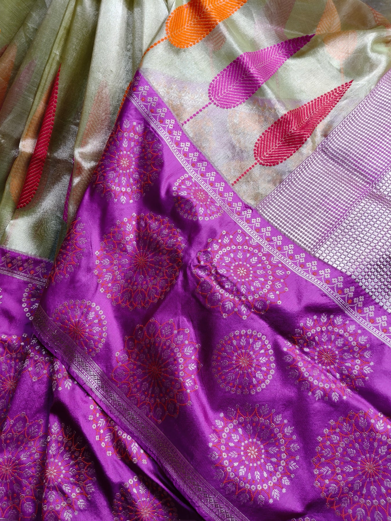 LIME GREEN KORA TISSUE PURE HANDLOOM BANARASI SAREE