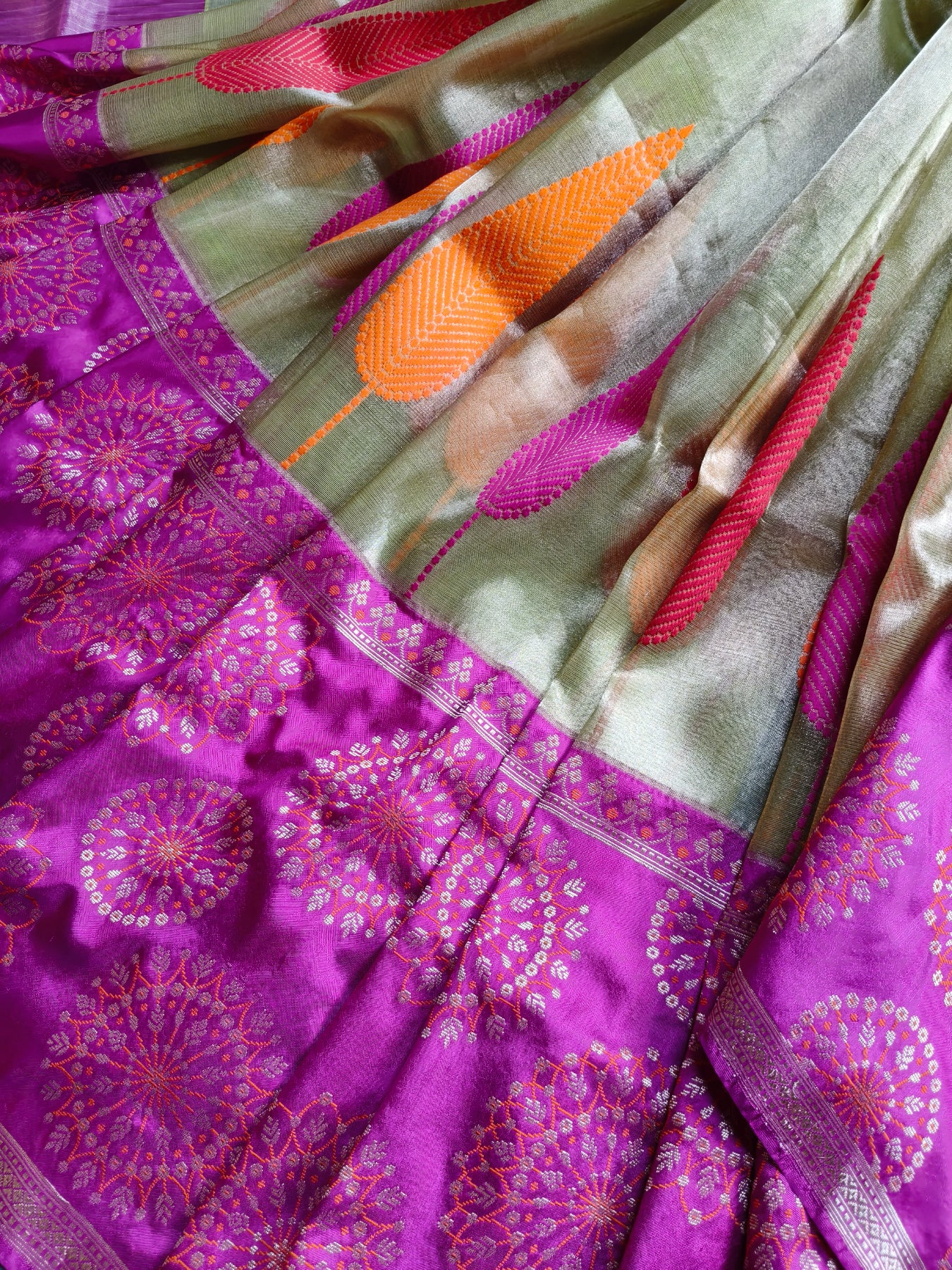 LIME GREEN KORA TISSUE PURE HANDLOOM BANARASI SAREE