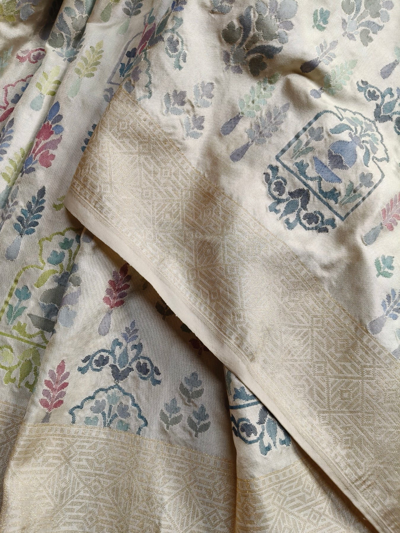 SWETAMBARI SILK REAL JARI PURE HANDLOOM BANARASI SAREE