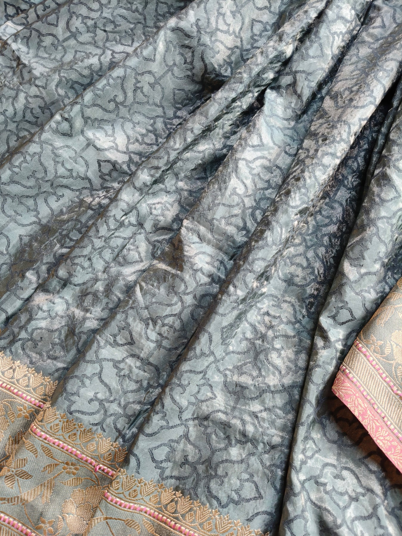 GREY TISSUE SILK PURE HANDLOOM BANARASI SAREE