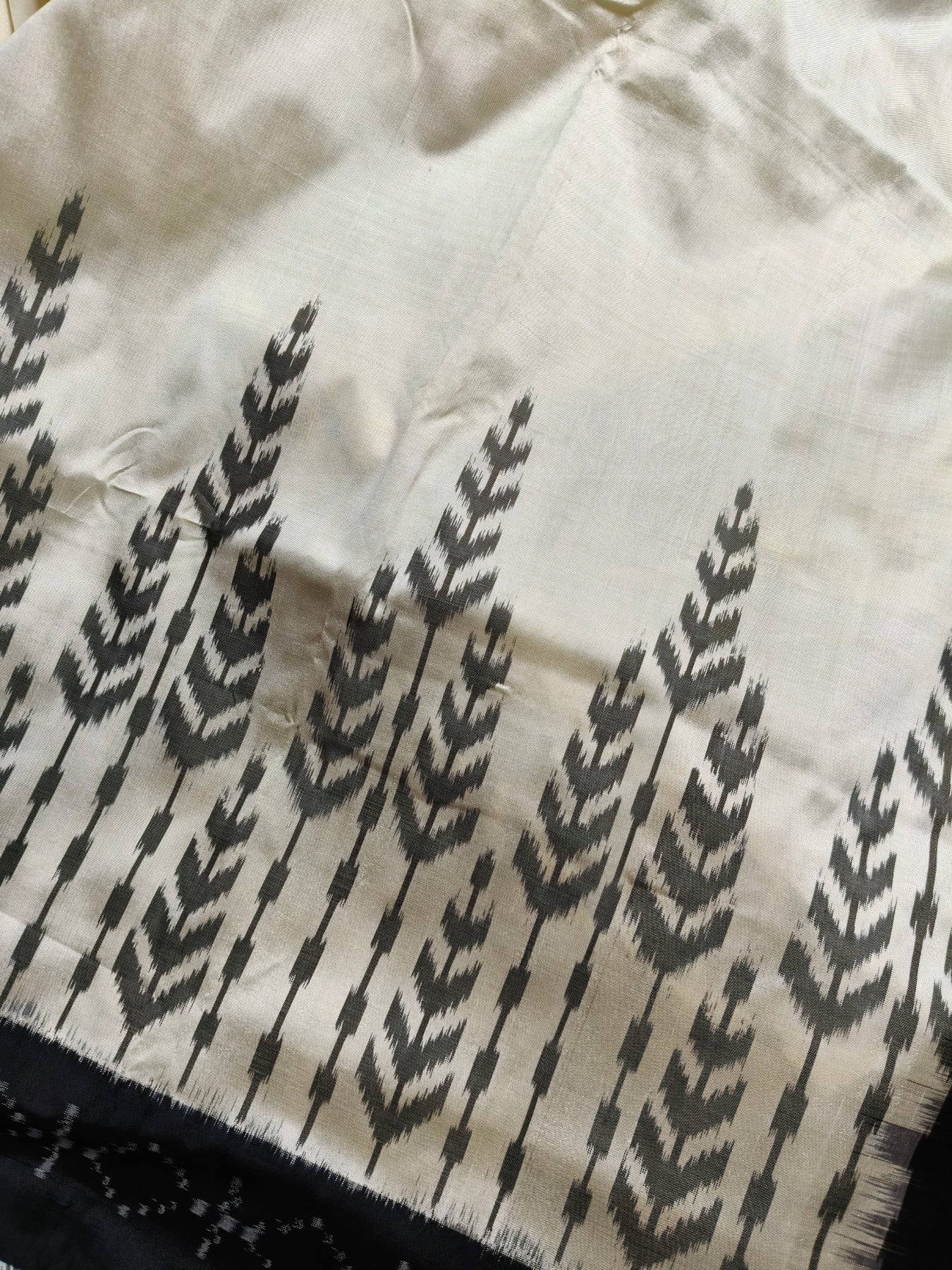 WHITE SILK PURE HANDLOOM DOUBLE IKKAT SAREE