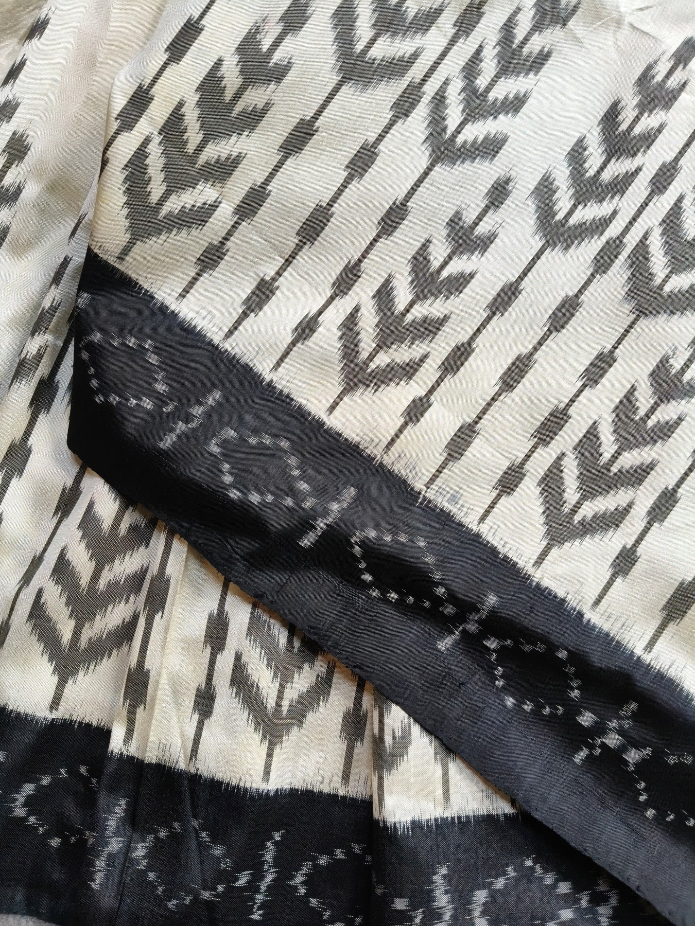 WHITE SILK PURE HANDLOOM DOUBLE IKKAT SAREE