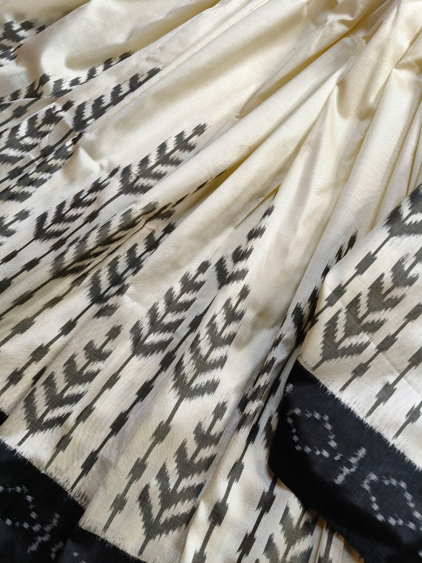 WHITE SILK PURE HANDLOOM DOUBLE IKKAT SAREE