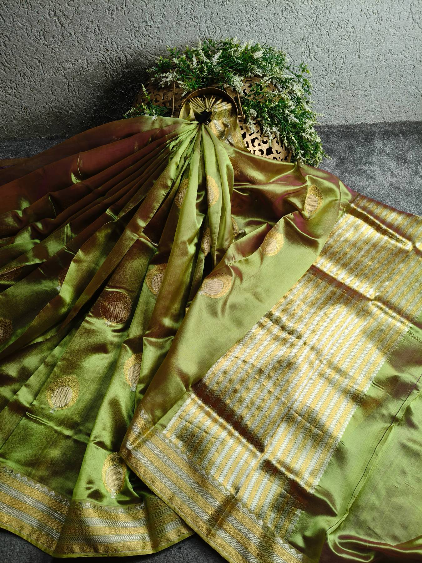 TWO TONE OLIVE GREEN SILK PURE HANDLOOM CHANDERI SAREE