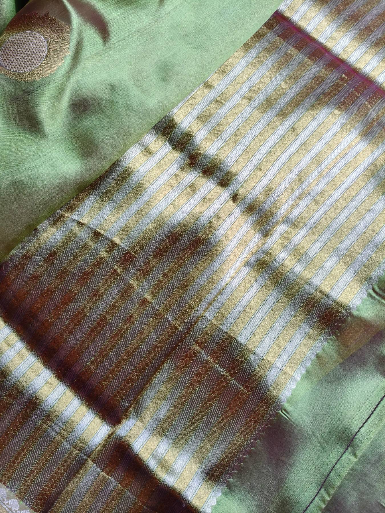 TWO TONE OLIVE GREEN SILK PURE HANDLOOM CHANDERI SAREE
