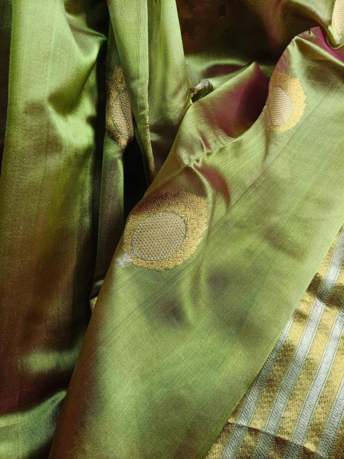 TWO TONE OLIVE GREEN SILK PURE HANDLOOM CHANDERI SAREE