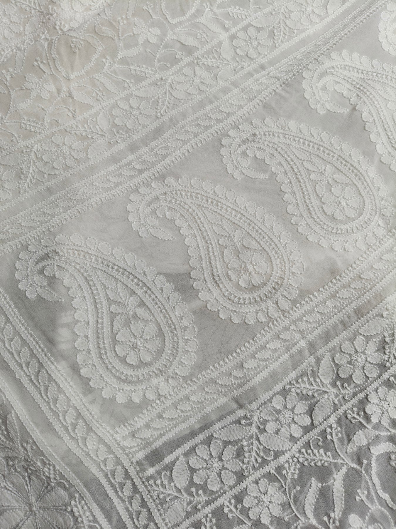 WHITE GEORGETTE PURE HANDLOOM LUCKNOWI EMBROIDERY SAREE
