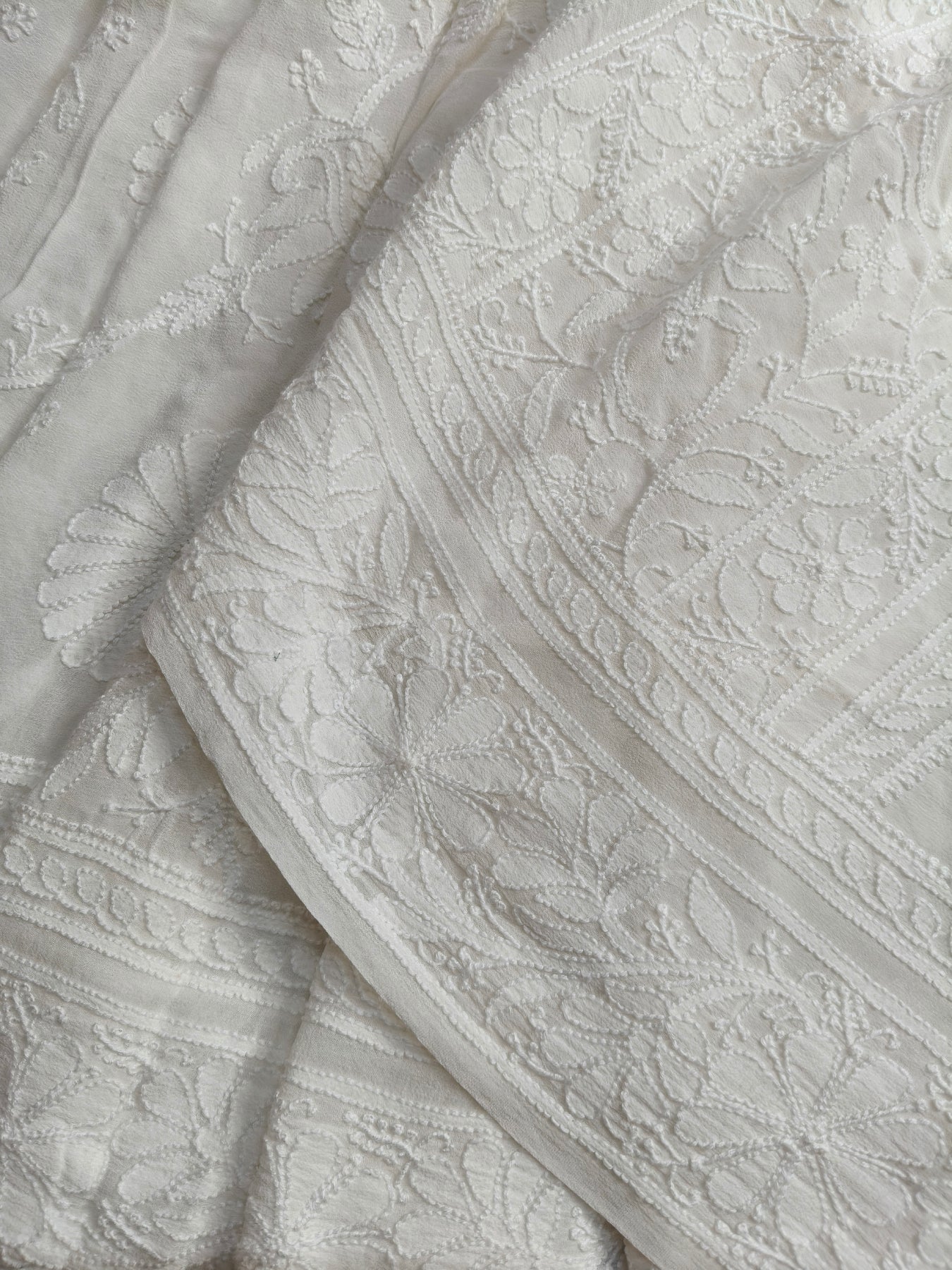 WHITE GEORGETTE PURE HANDLOOM LUCKNOWI EMBROIDERY SAREE