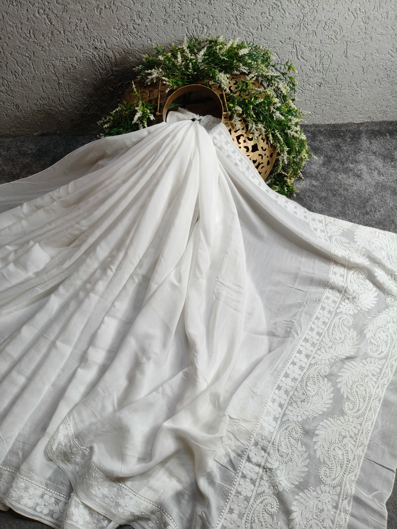 WHITE SILK PURE HANDLOOM LUCKNOWI EMBROIDERY SAREE