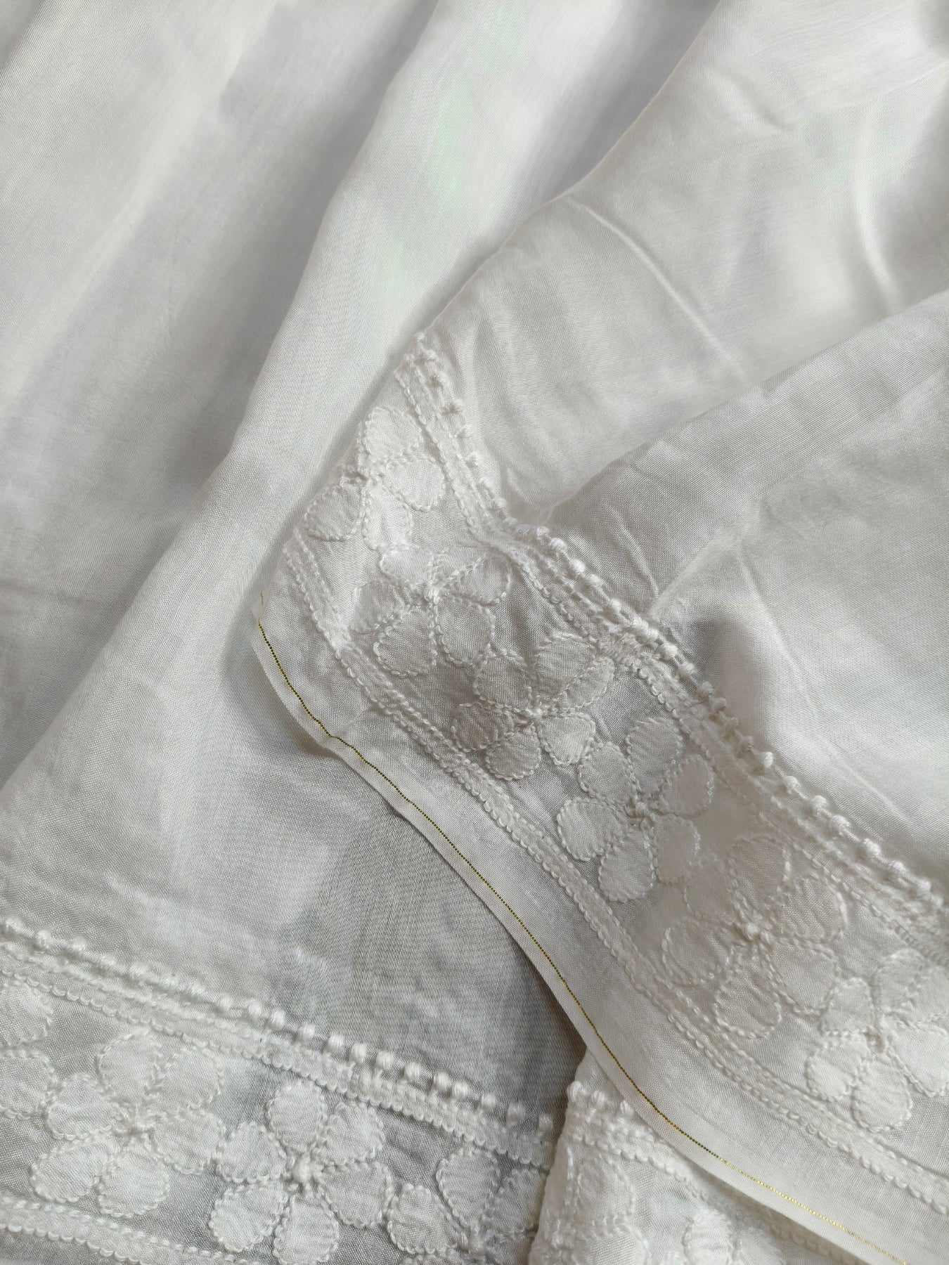 WHITE SILK PURE HANDLOOM LUCKNOWI EMBROIDERY SAREE