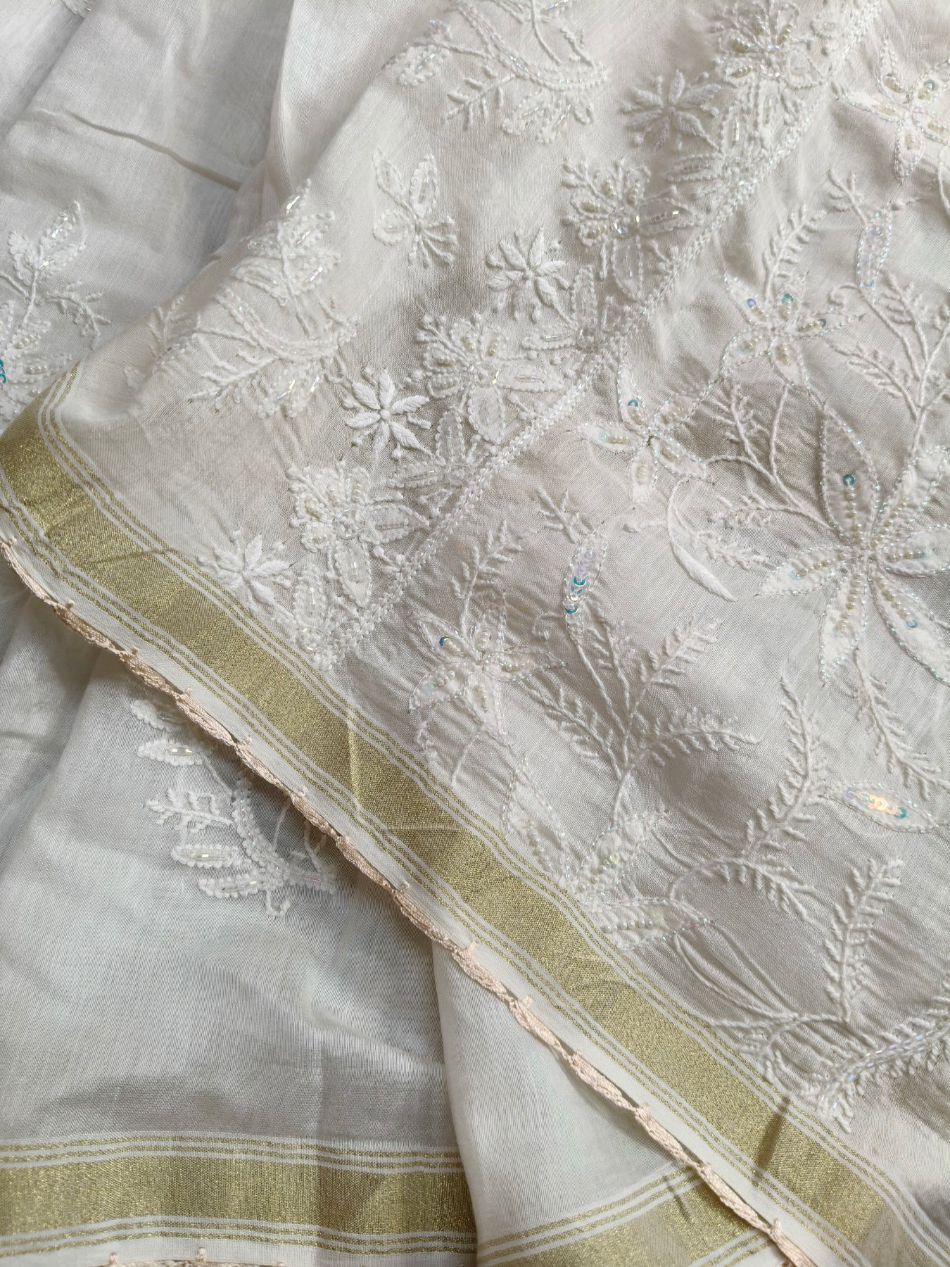 WHITE COTTON MUSLIN PURE HANDLOOM LUCKNOWI SAREE