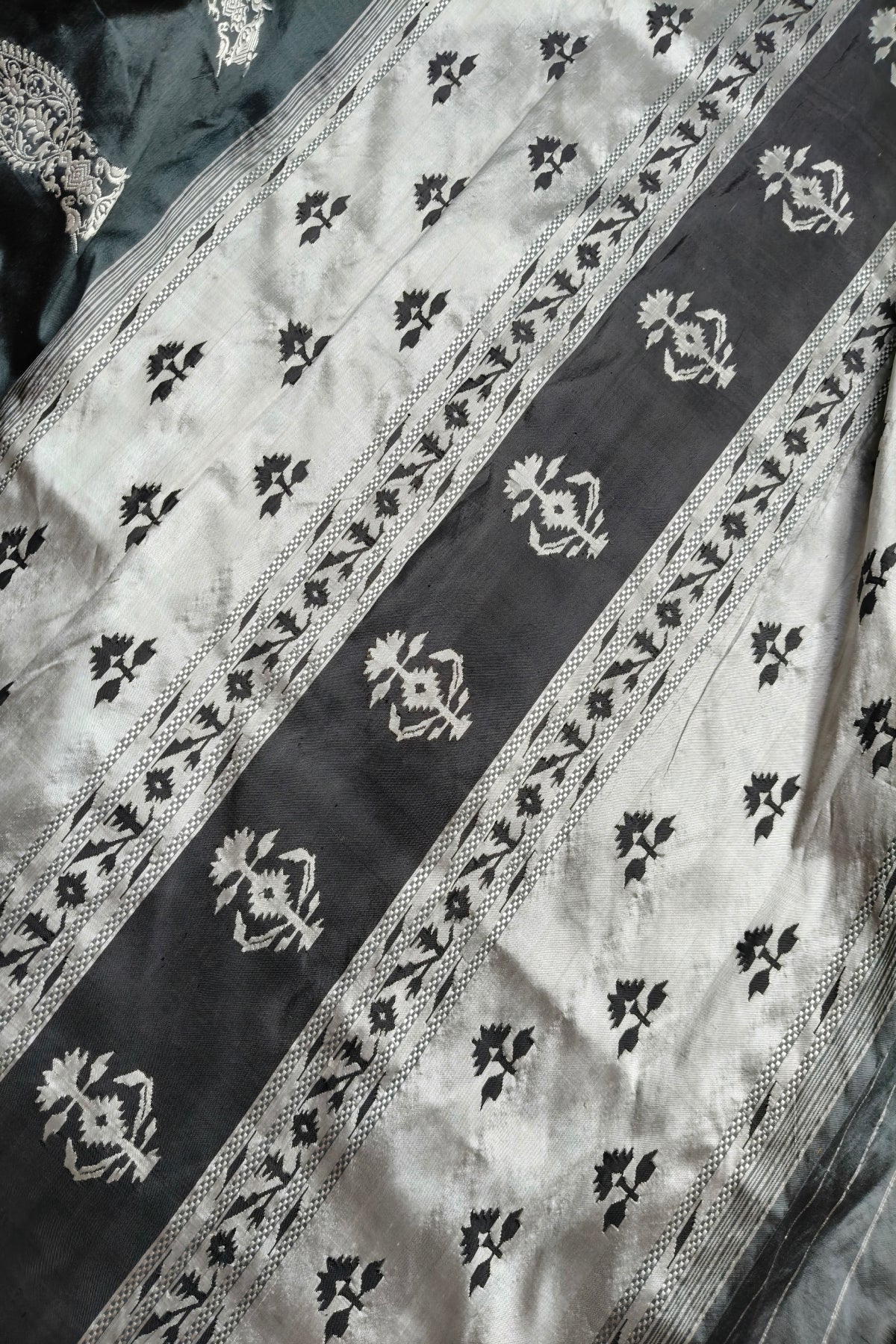 GREY SILK PURE HANDLOOM PAITHANI SAREE