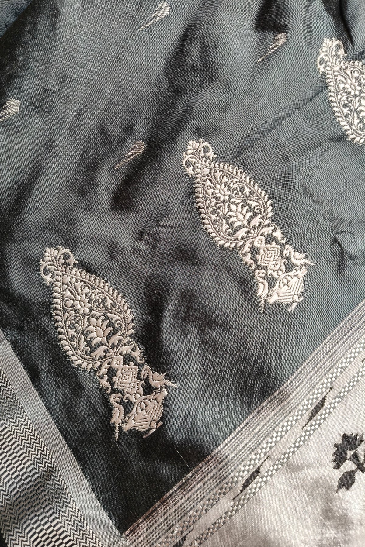 GREY SILK PURE HANDLOOM PAITHANI SAREE