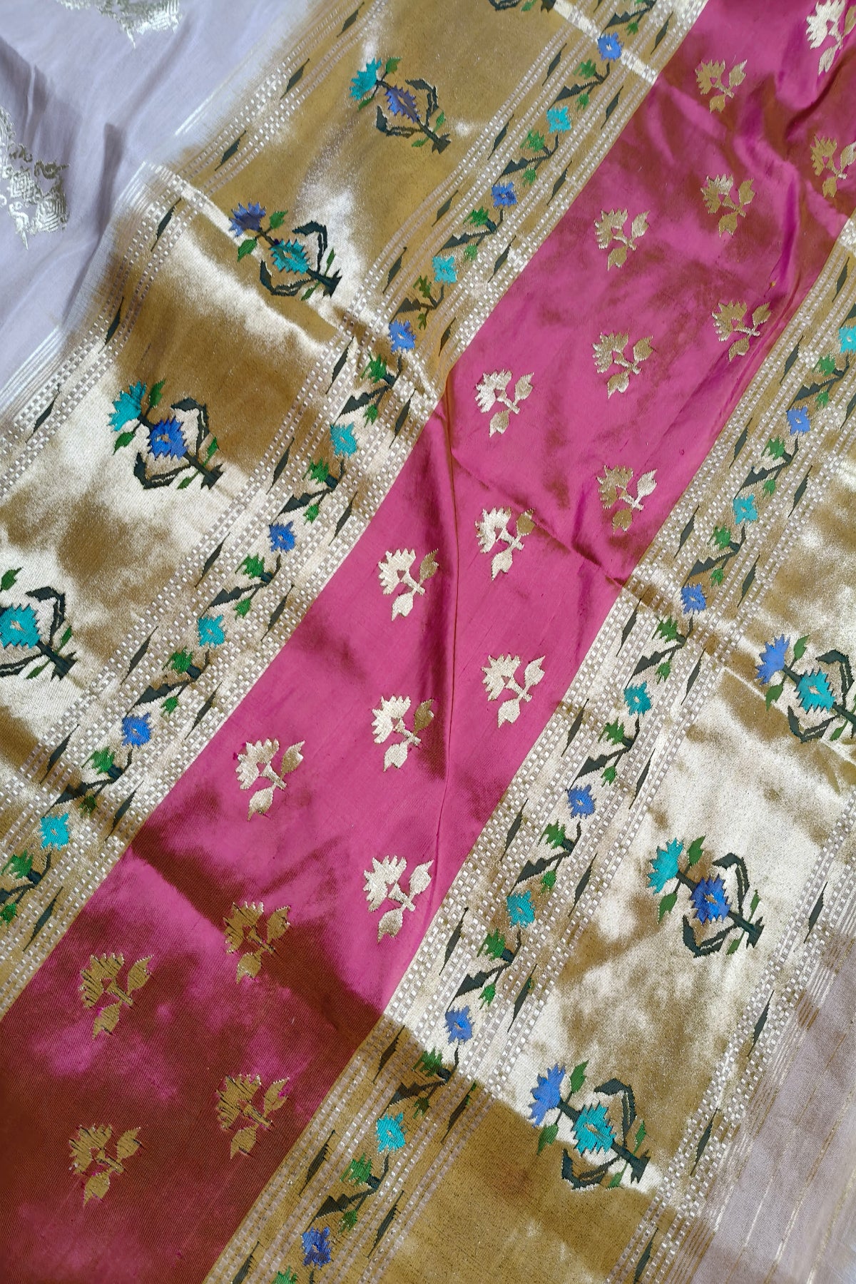 IVORY LINEN PURE HANDLOOM PAITHANI SAREE