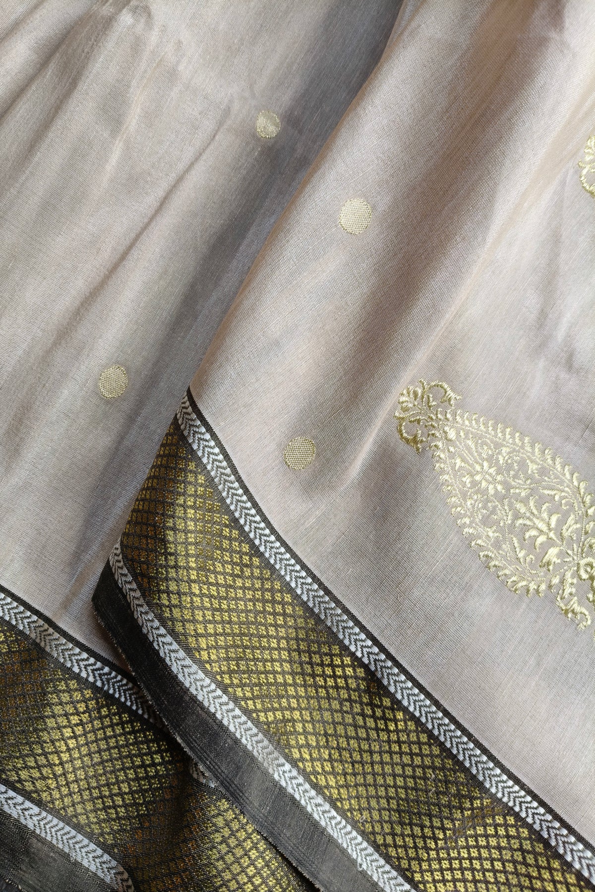 IVORY LINEN PURE HANDLOOM PAITHANI SAREE