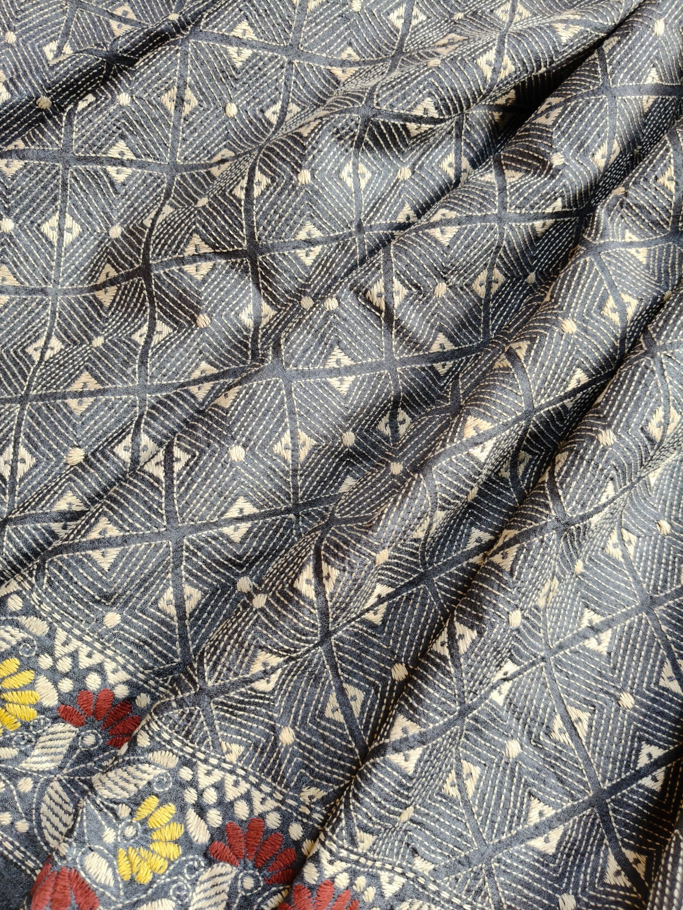 GREY TASSAR SILK PURE HANDLOOM KANTHA SAREE