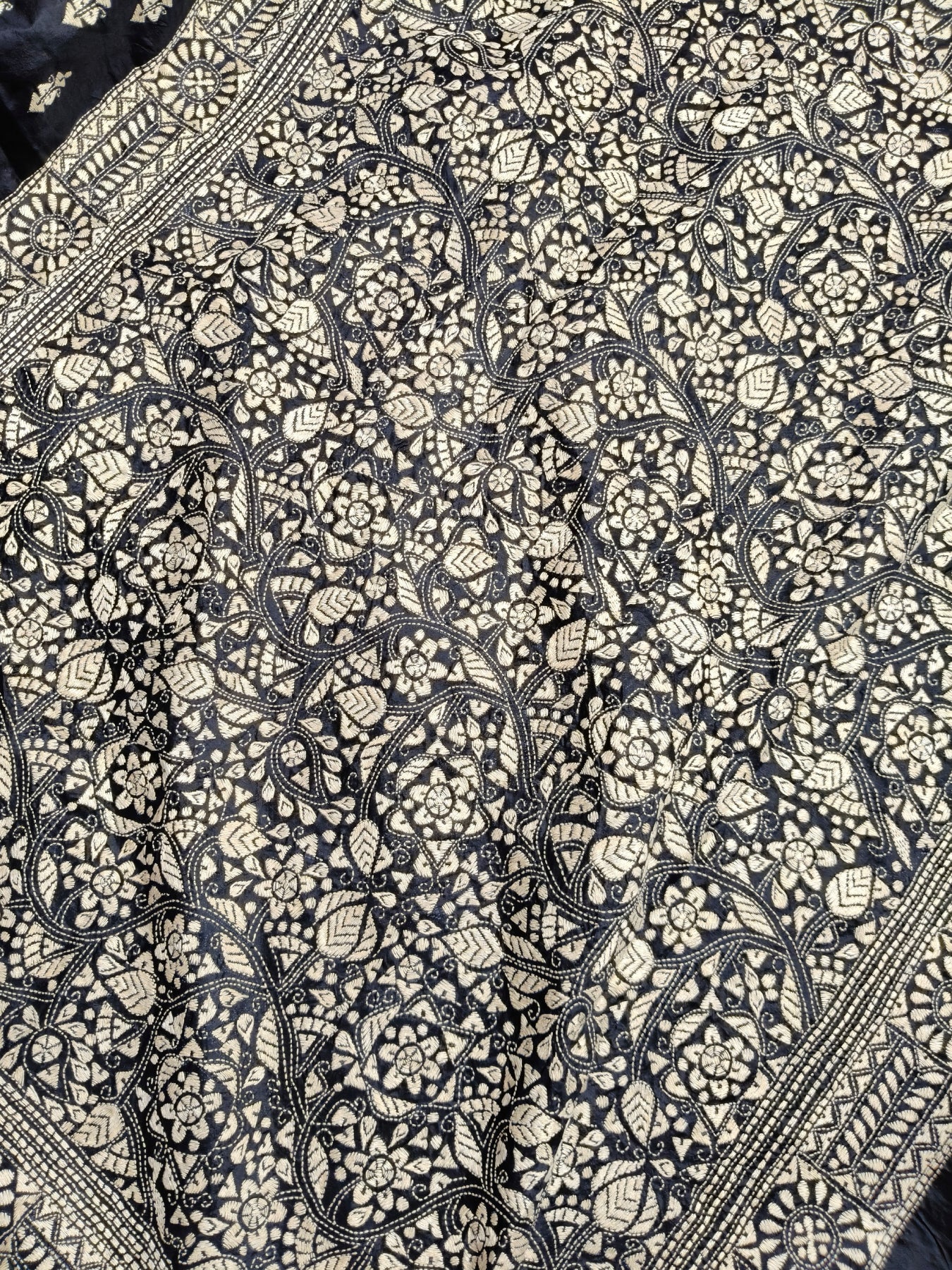 BLACK SILK PURE HANDLOOM KANTHA SAREE