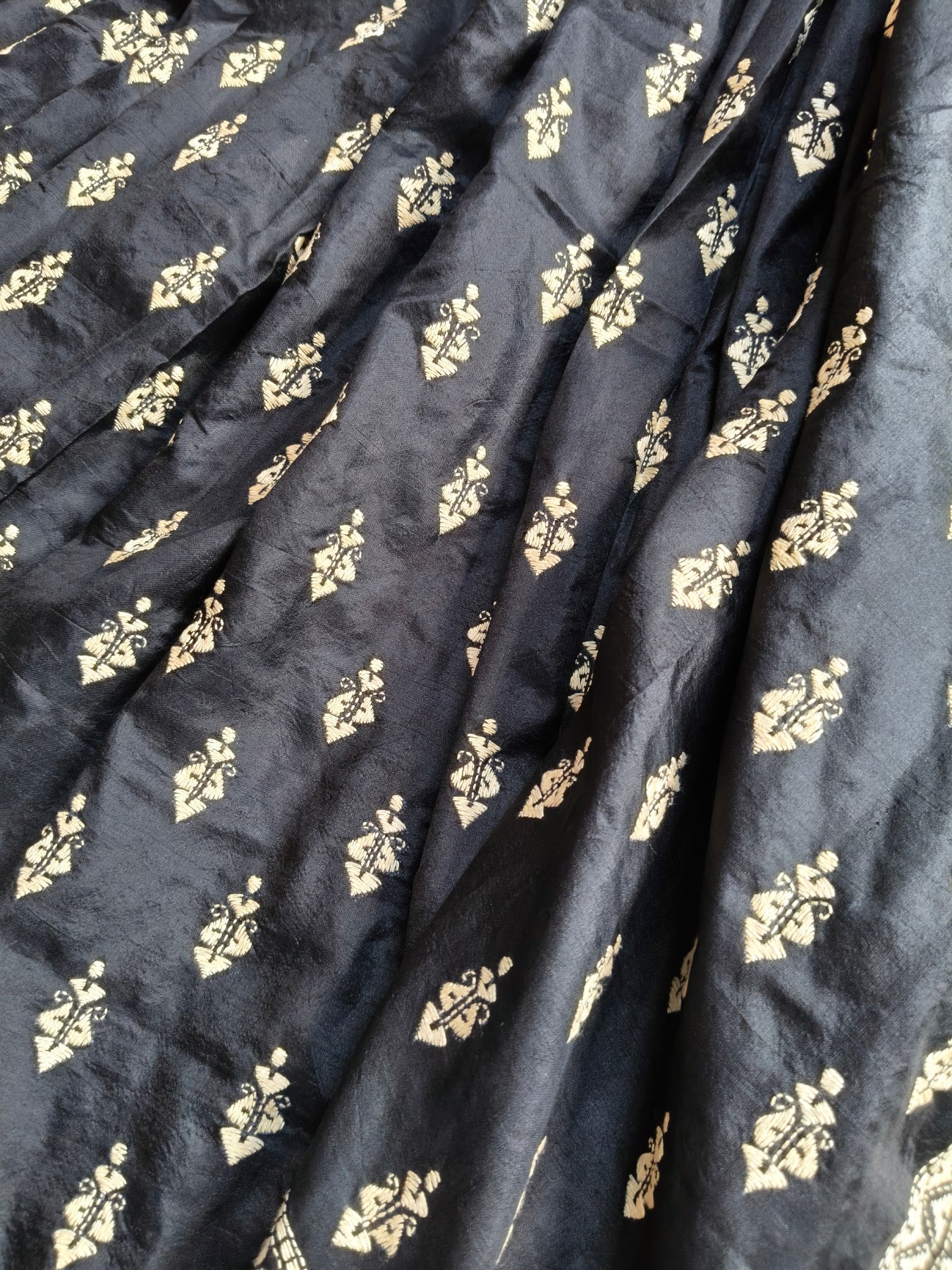BLACK SILK PURE HANDLOOM KANTHA SAREE