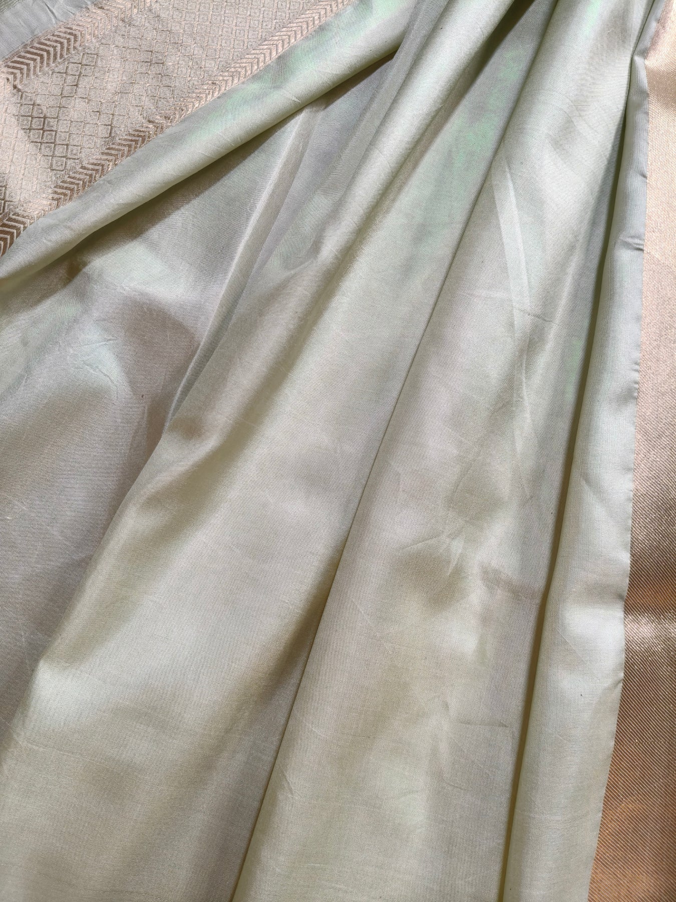 GOLD KATAN TISSUE PURE HANDLOOM BANARASI SAREE