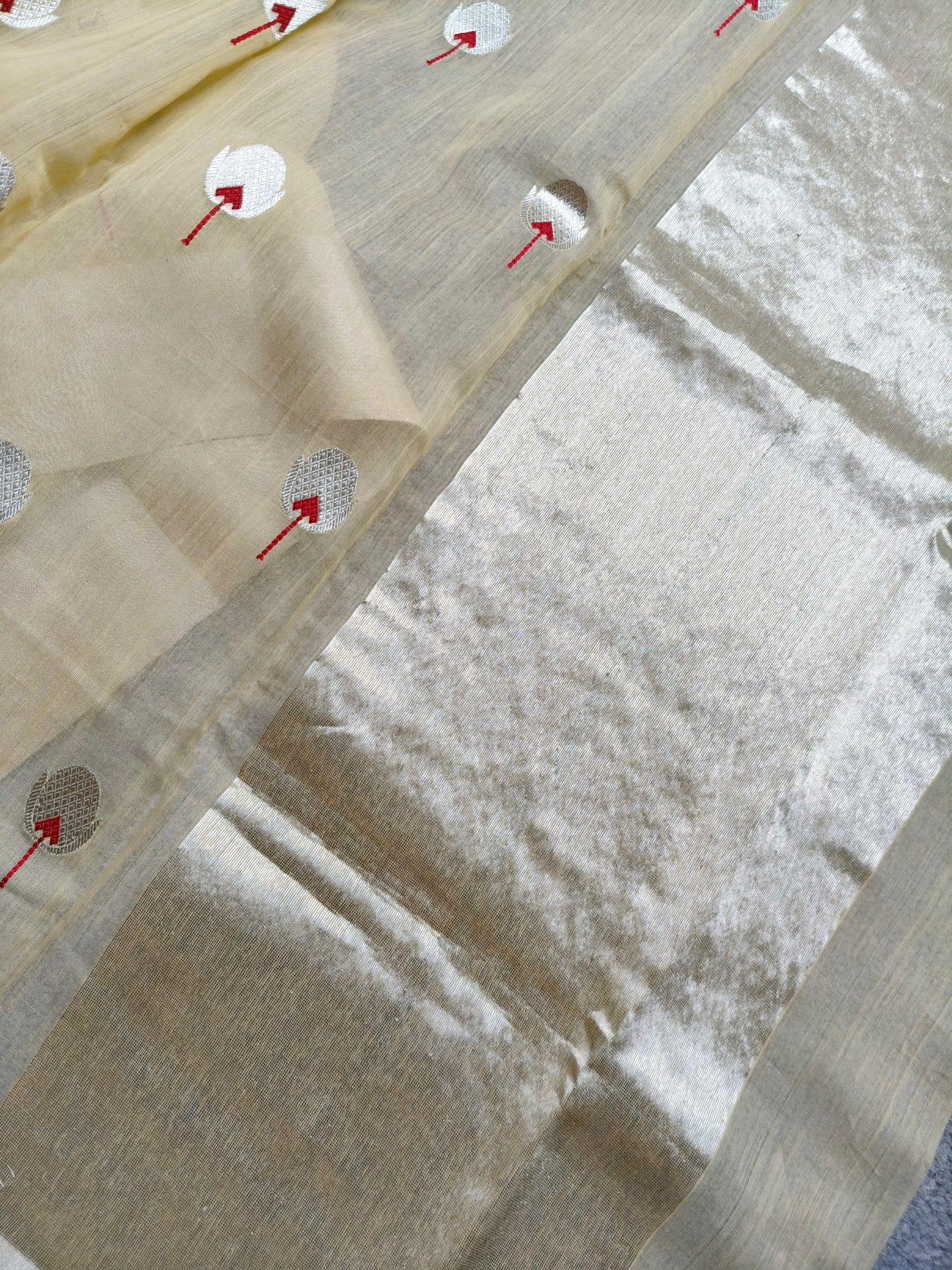 CREAM MUL COTTON PURE HANDLOOM CHANDERI SAREE