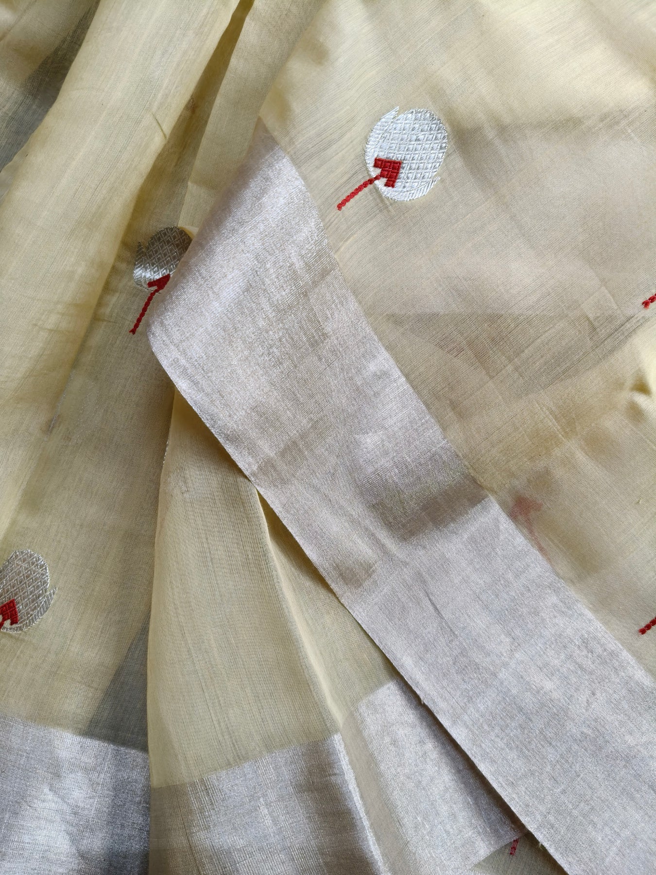 CREAM MUL COTTON PURE HANDLOOM CHANDERI SAREE