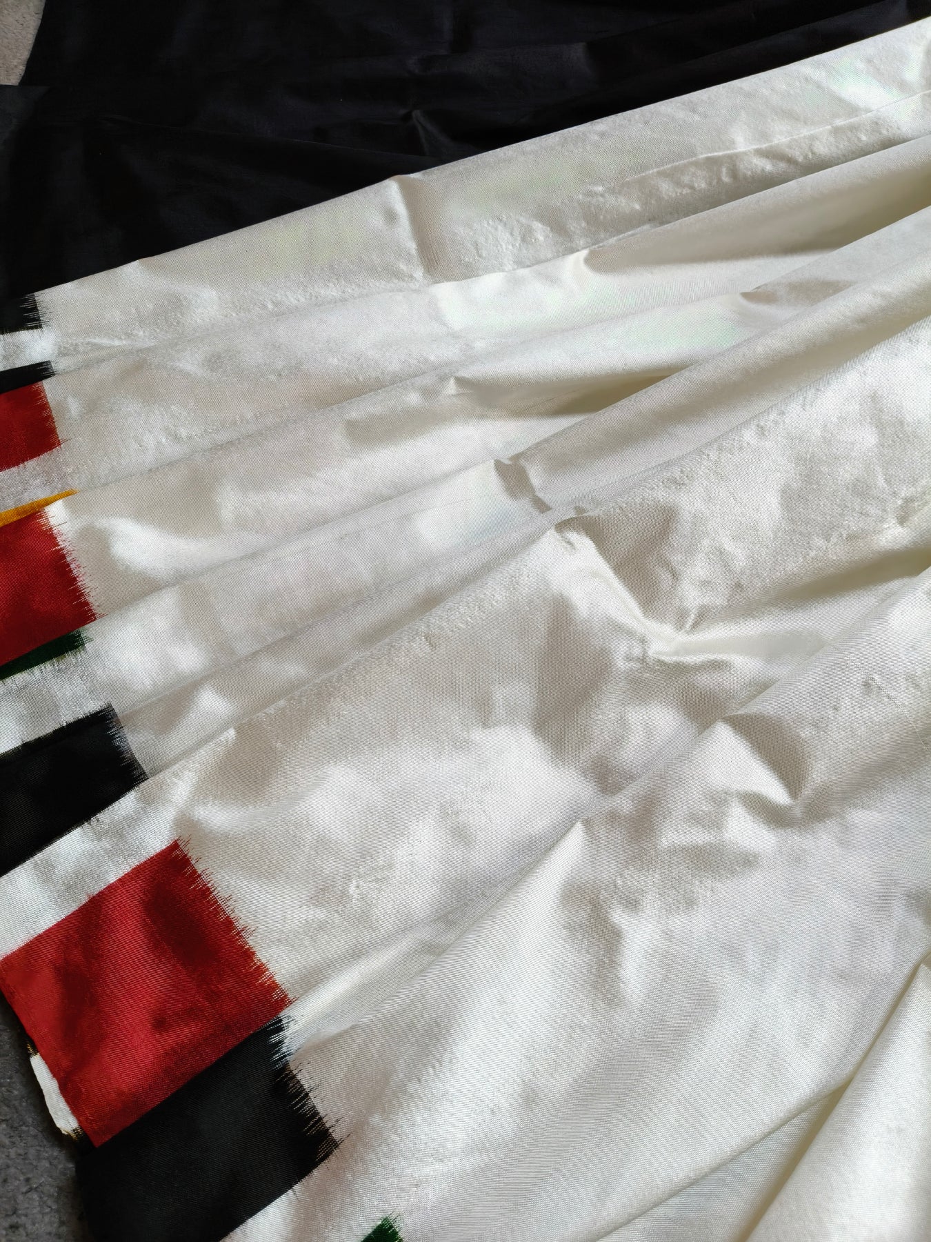 WHITE SILK PURE HANDLOOM IKKAT SAREE