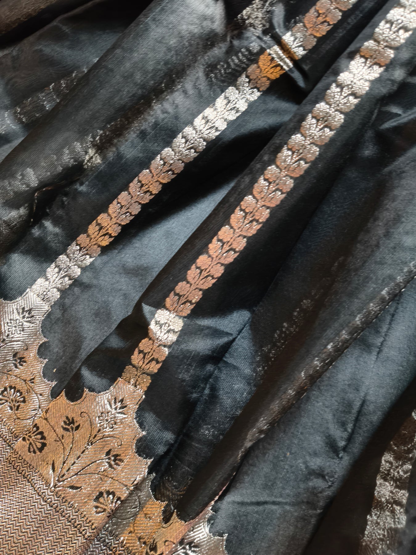 BLACK SILK PURE HANDLOOM CHANDERI SAREE