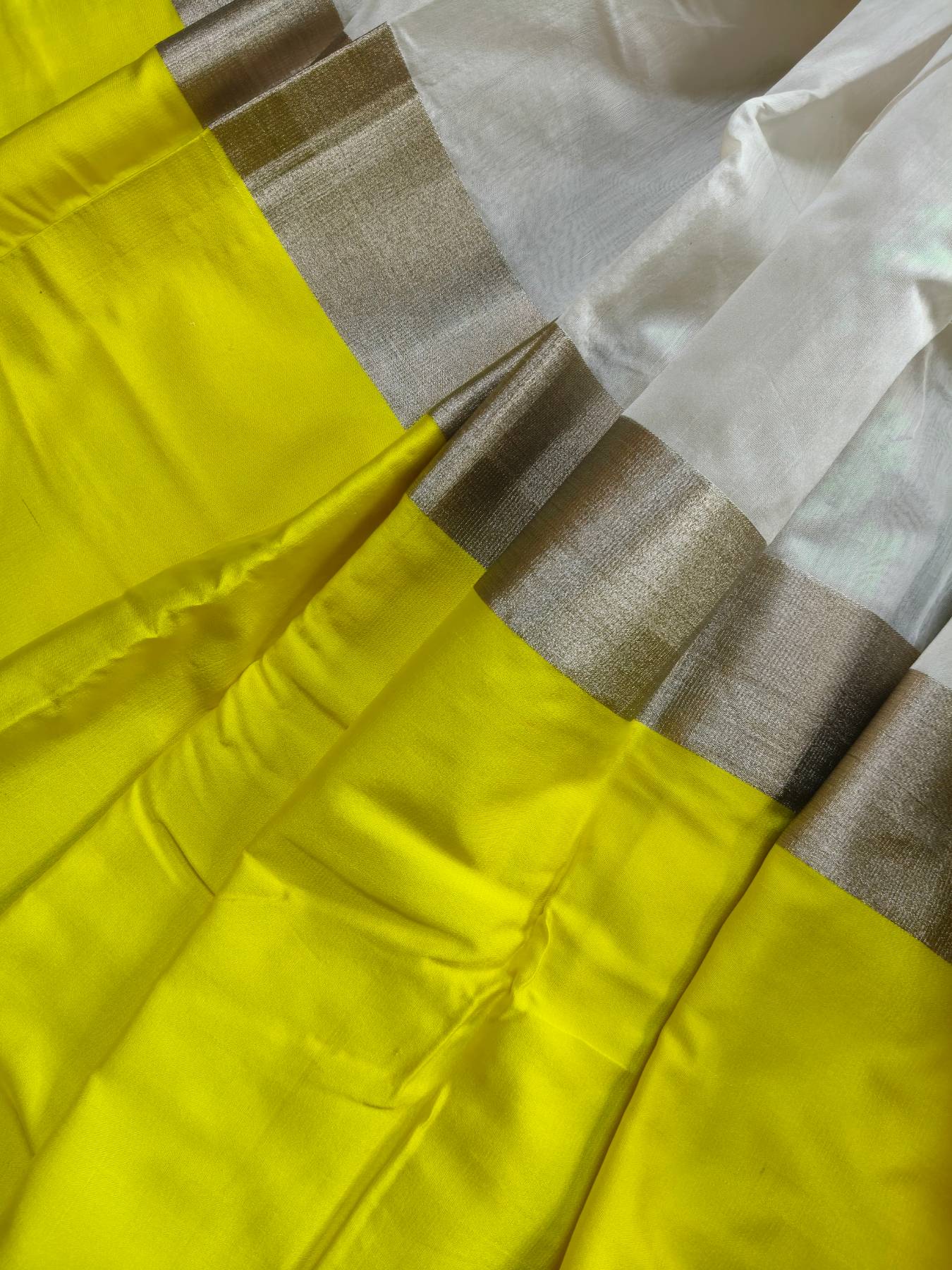 OFF WHITE PATTU SILK PURE HANDLOOM CHANDERI SAREE
