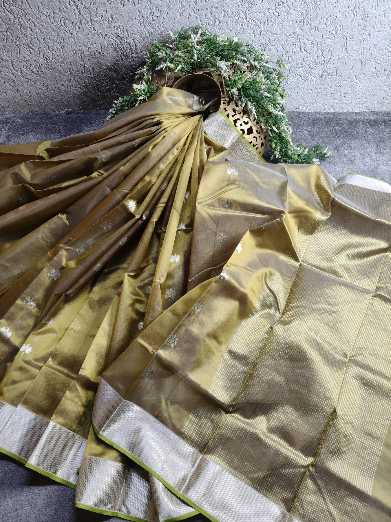 TWO TONE OLIVE GREEN SILK PURE HANDLOOM CHANDERI SAREE