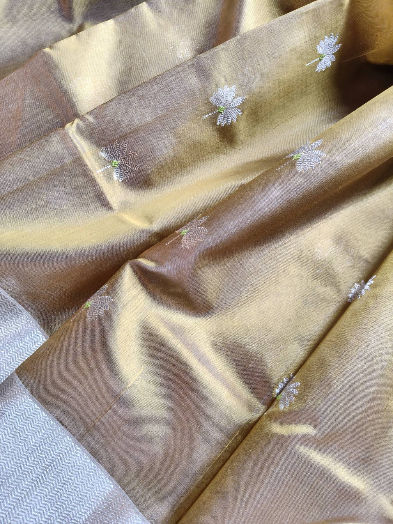 TWO TONE OLIVE GREEN SILK PURE HANDLOOM CHANDERI SAREE