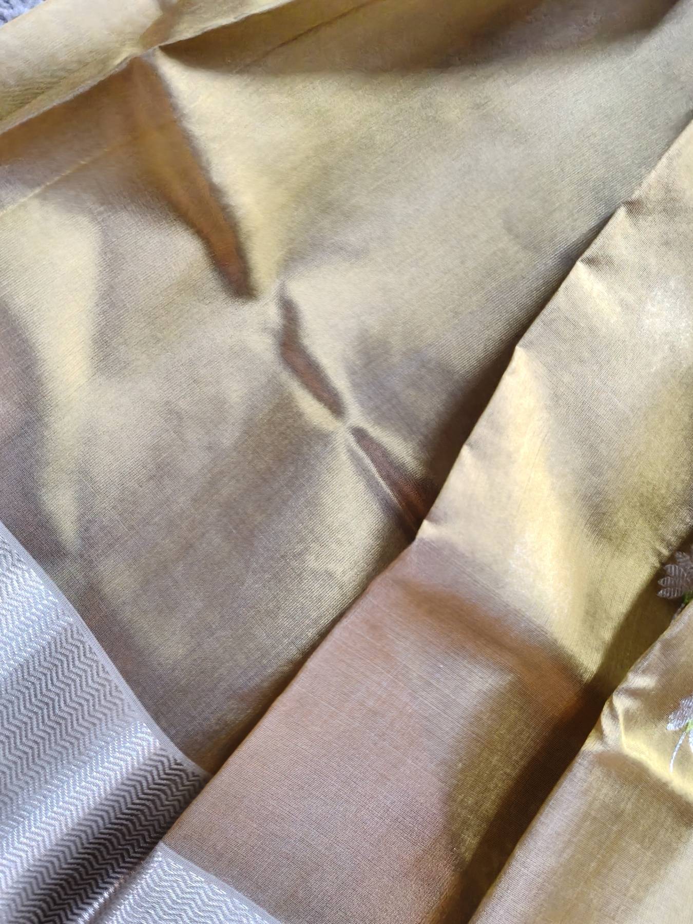 TWO TONE OLIVE GREEN SILK PURE HANDLOOM CHANDERI SAREE