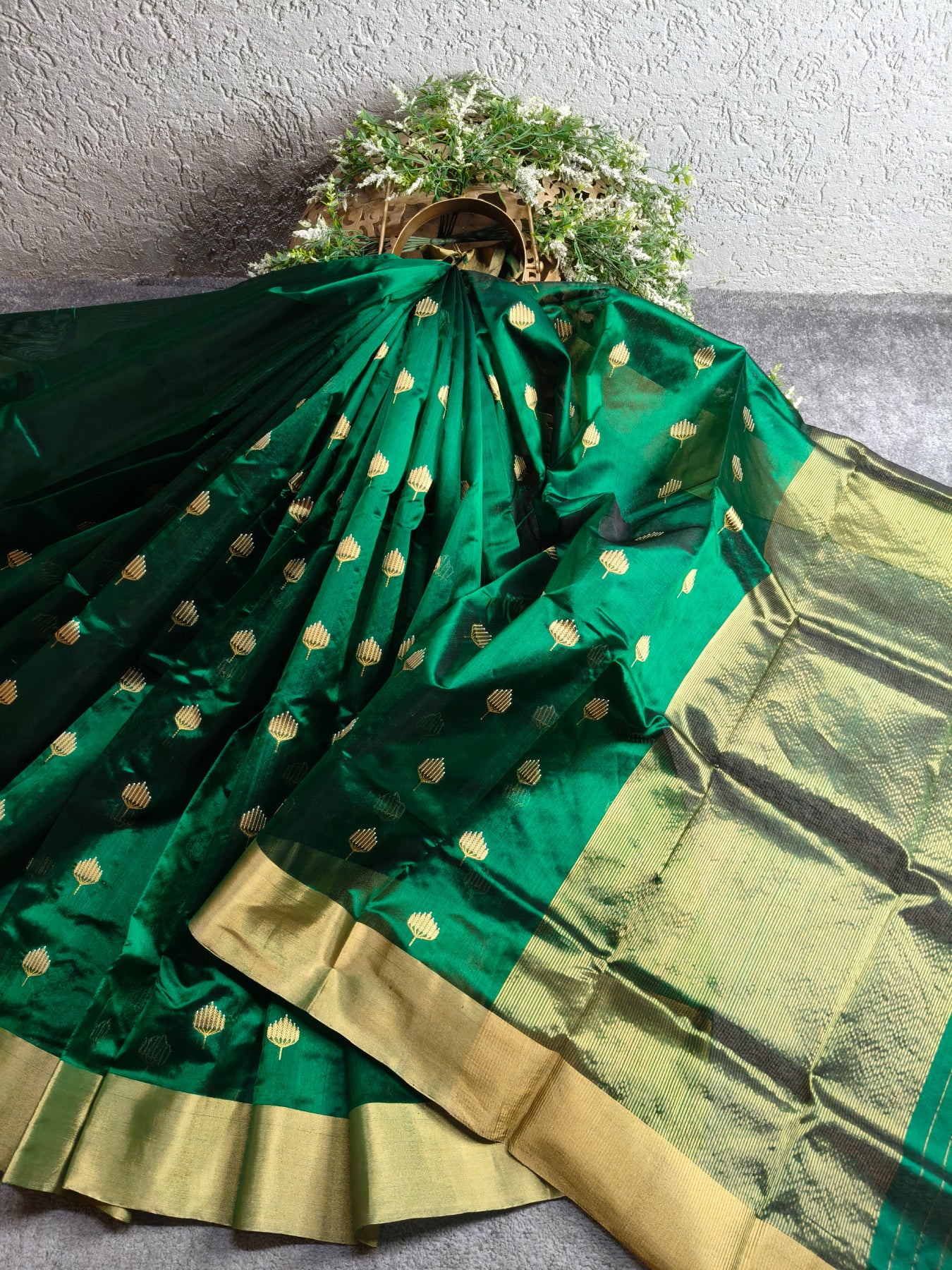 BOTTLE GREEN SILK PURE HANDLOOM EK NALIYA CHANDERI SAREE