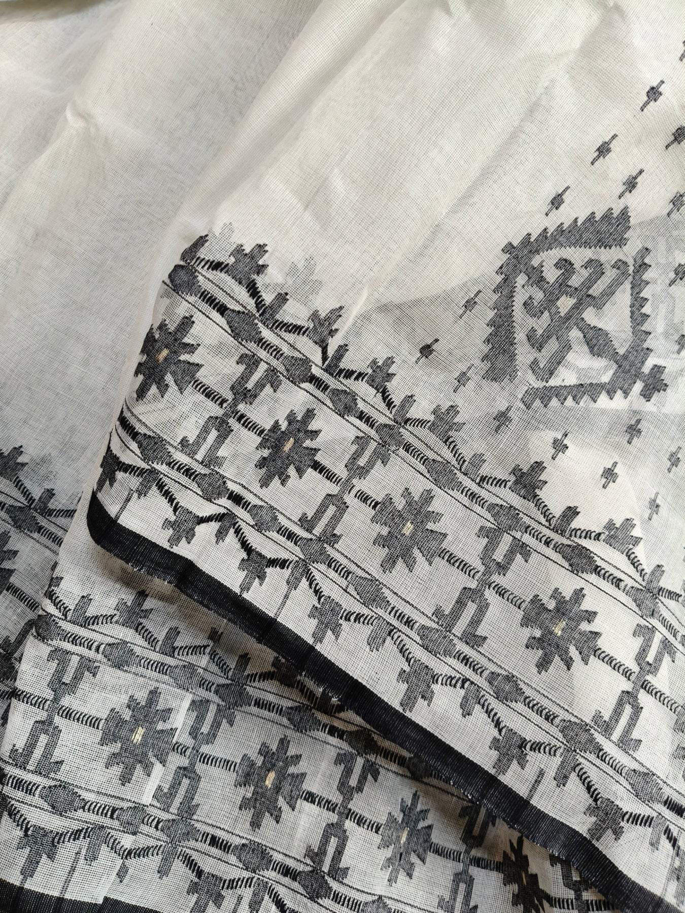 OFF WHITE COTTON (80 COUNT) PURE HANDLOOM DHAKAI JAMDANI SAREE