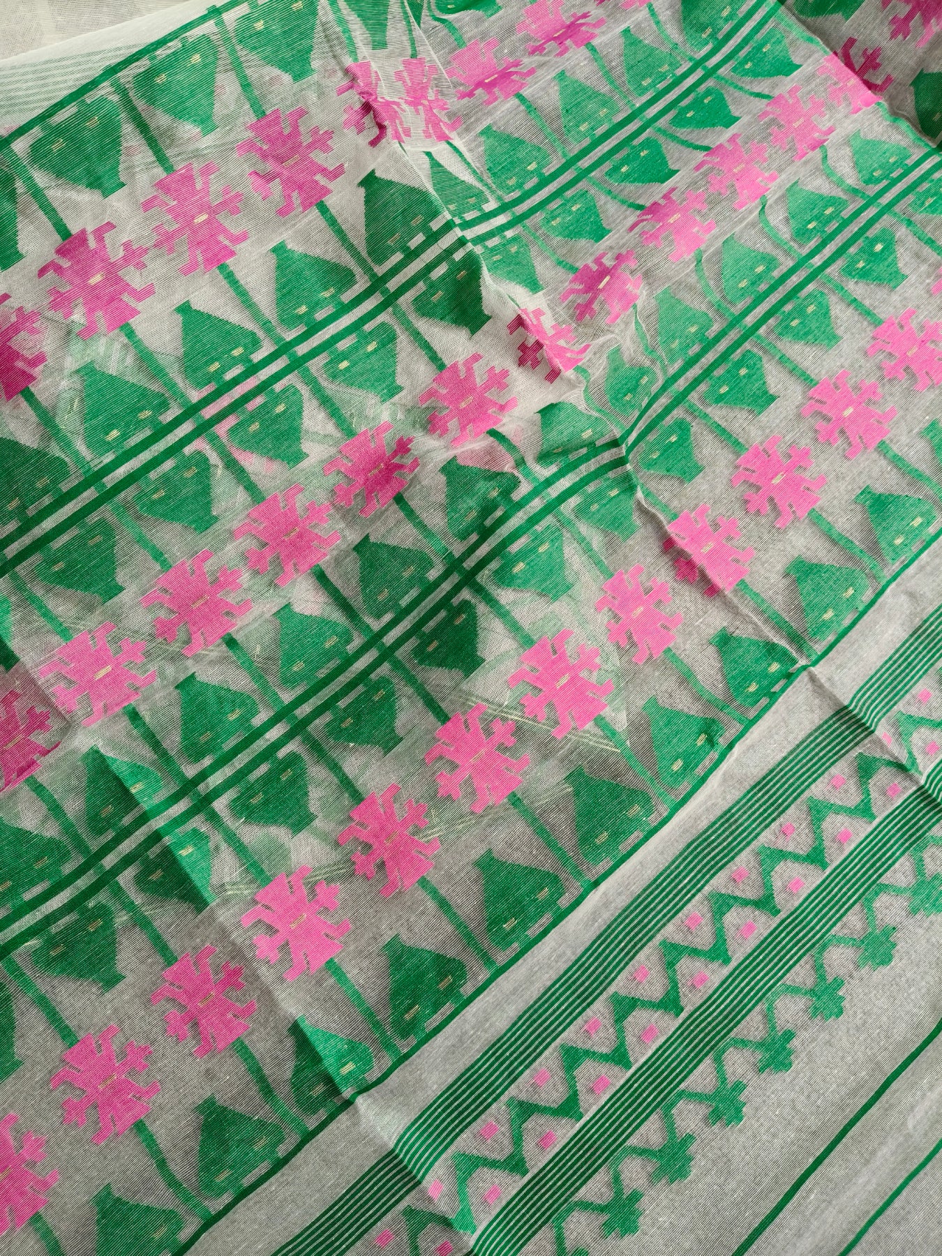 OFF WHITE COTTON (80 COUNT) PURE HANDLOOM DHAKAI JAMDANI SAREE