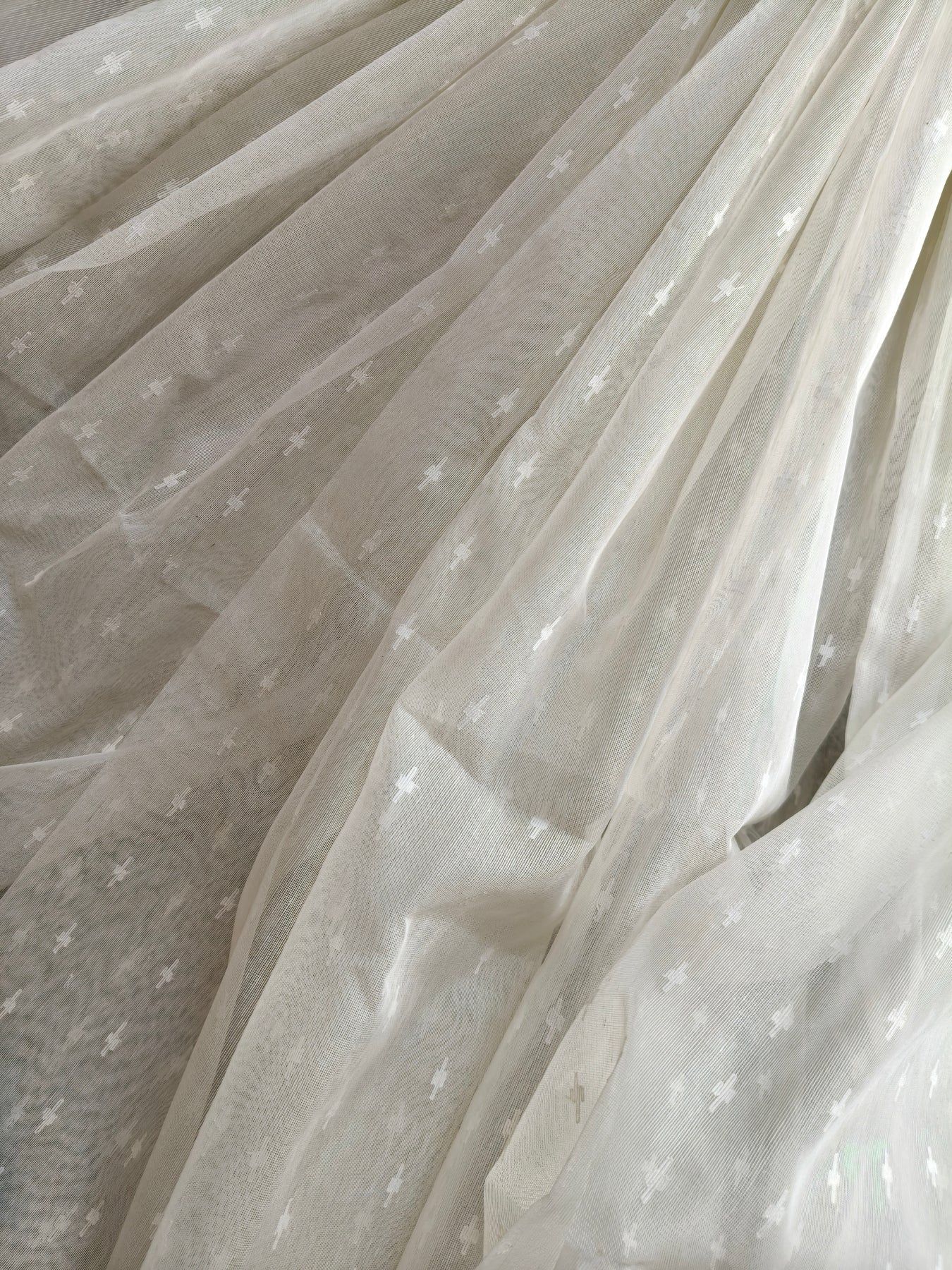 OFF WHITE COTTON (80 COUNT) PURE HANDLOOM DHAKAI JAMDANI SAREE