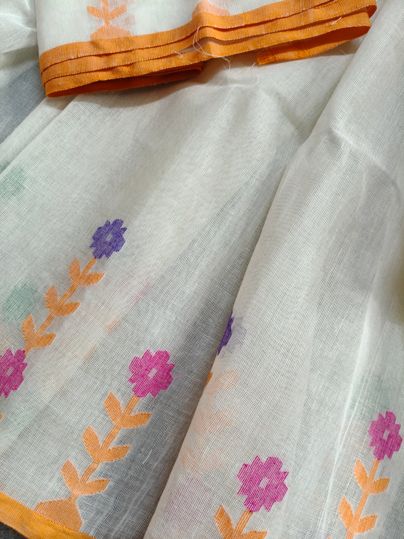 OFF WHITE COTTON (80 COUNT) PURE HANDLOOM DHAKAI JAMDANI SAREE
