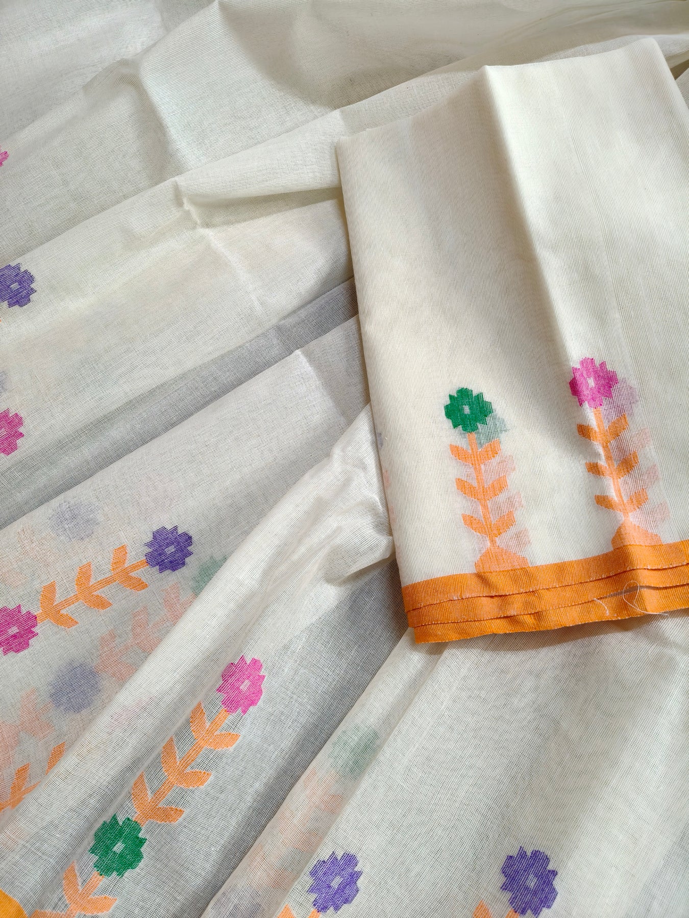 OFF WHITE COTTON (80 COUNT) PURE HANDLOOM DHAKAI JAMDANI SAREE