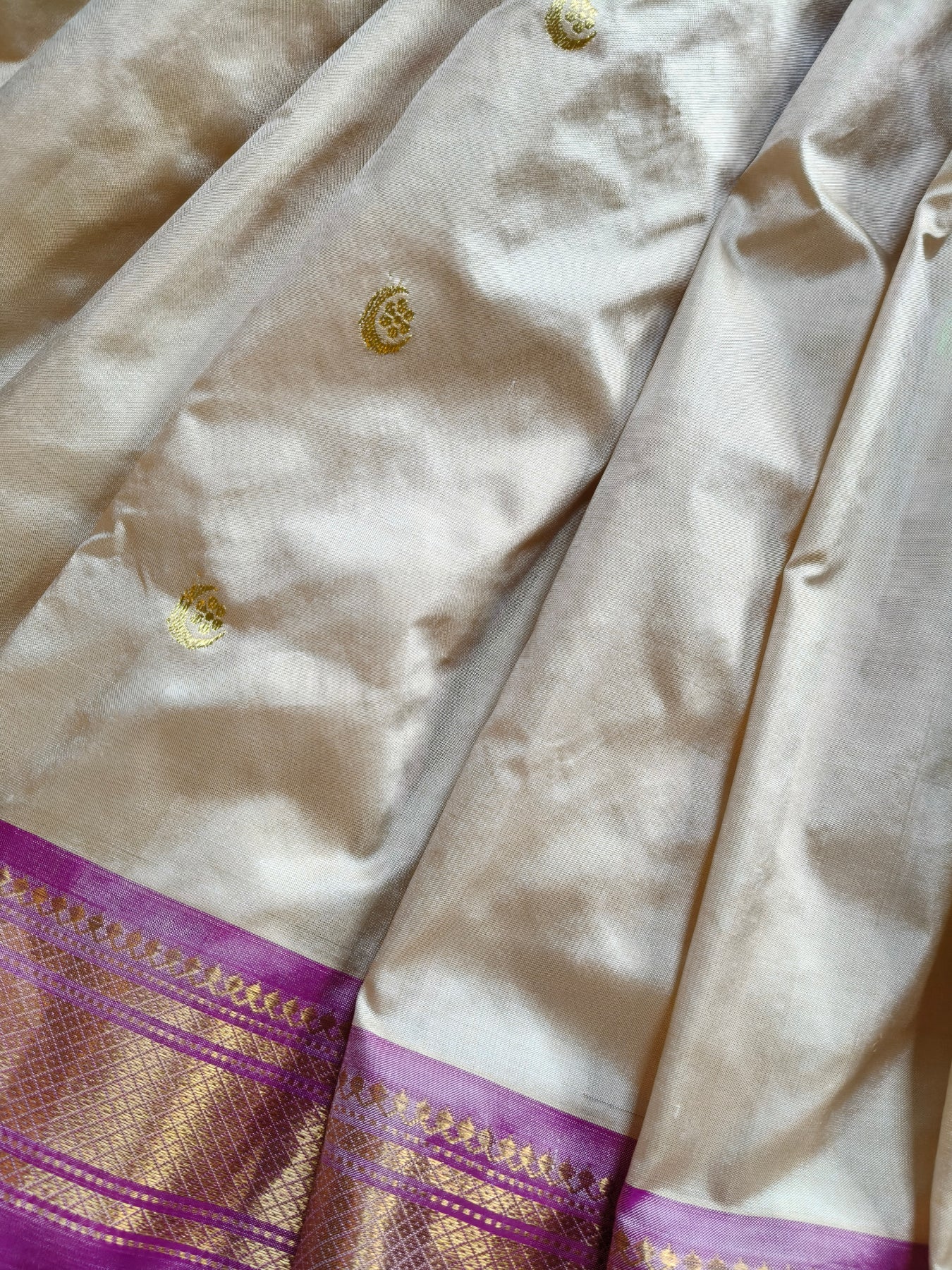 IVORY SILK PURE HANDLOOM PAITHANI SAREE