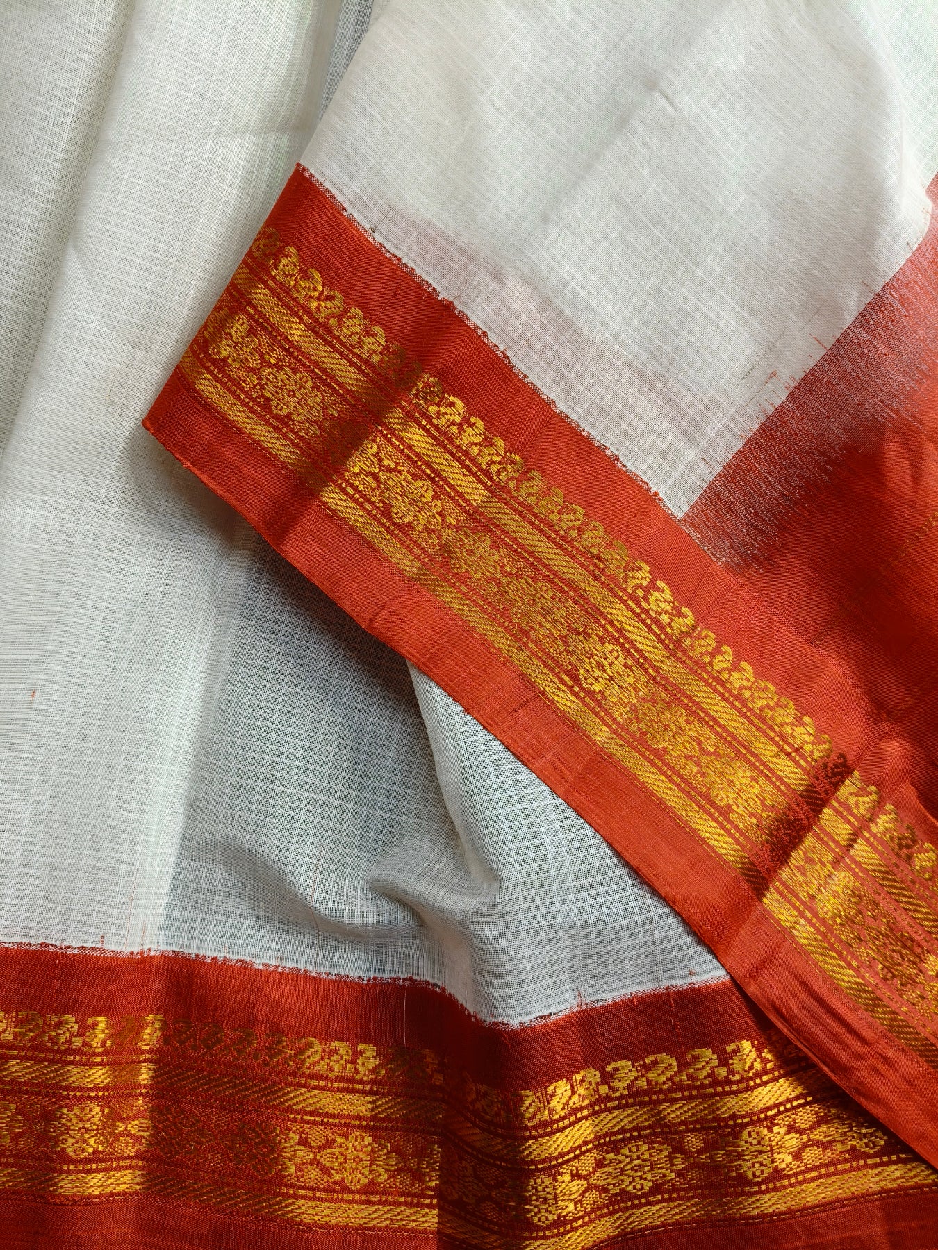 WHITE COTTON PURE HANDLOOM GADWAL SAREE