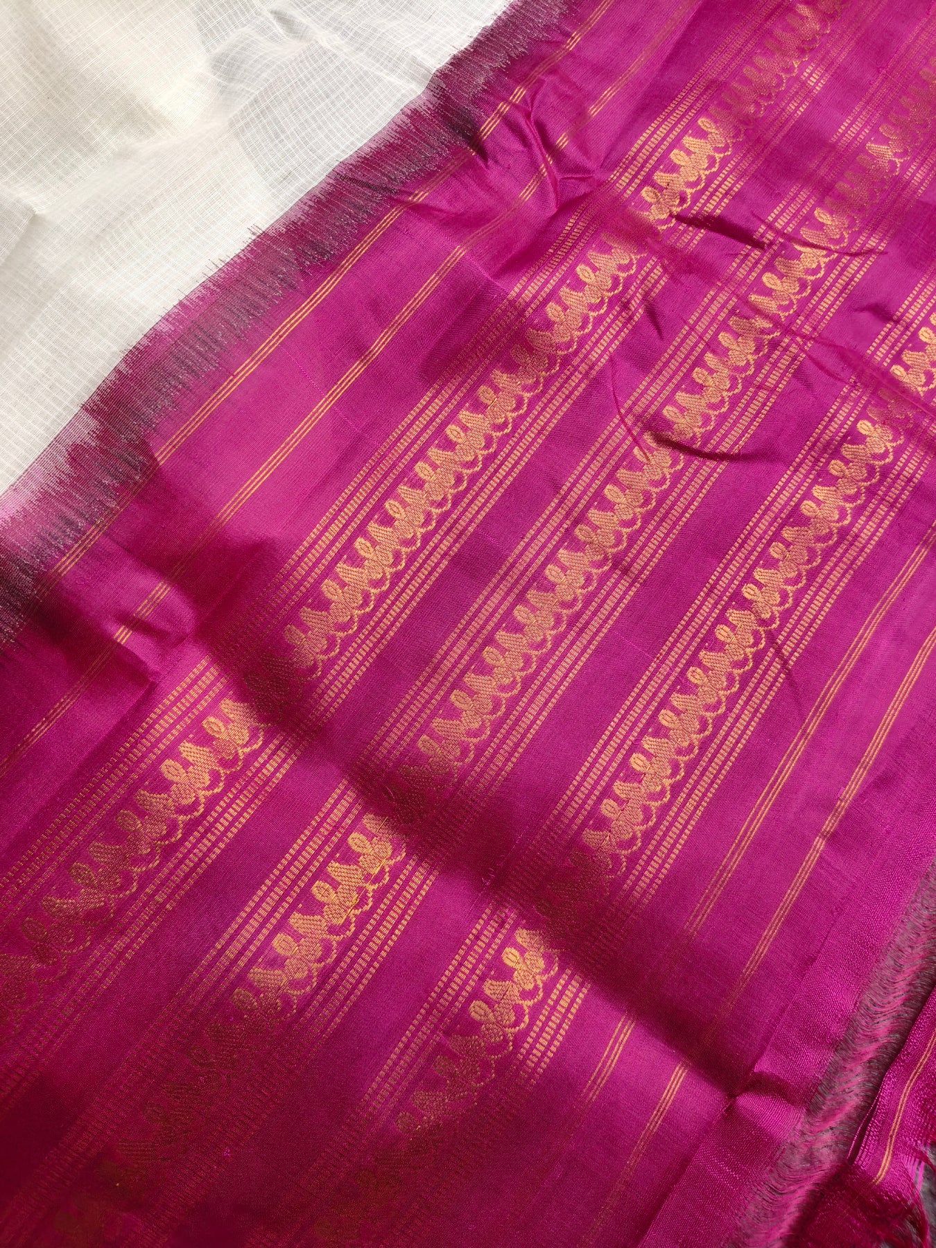 WHITE COTTON PURE HANDLOOM GADWAL SAREE