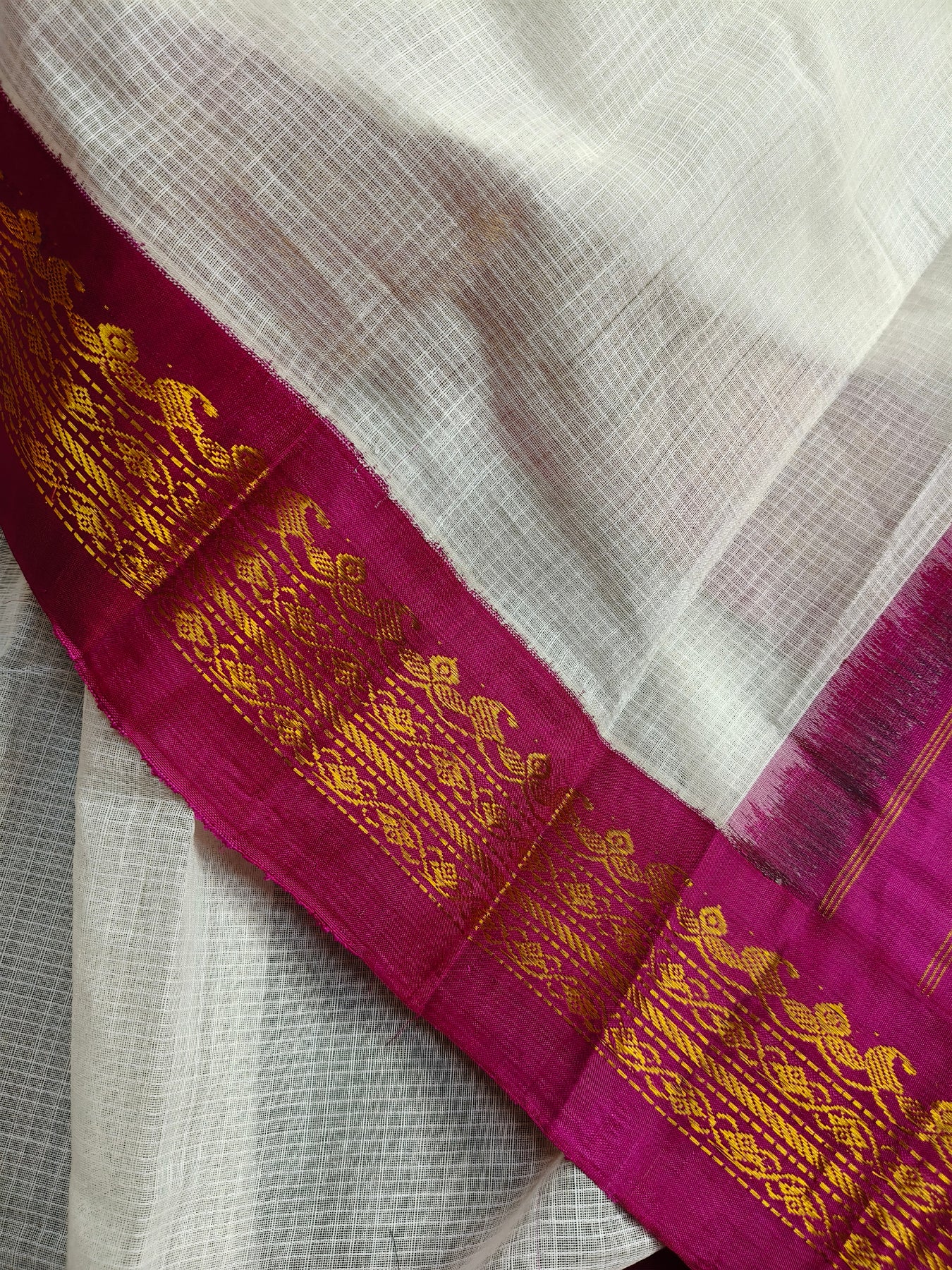 WHITE COTTON PURE HANDLOOM GADWAL SAREE