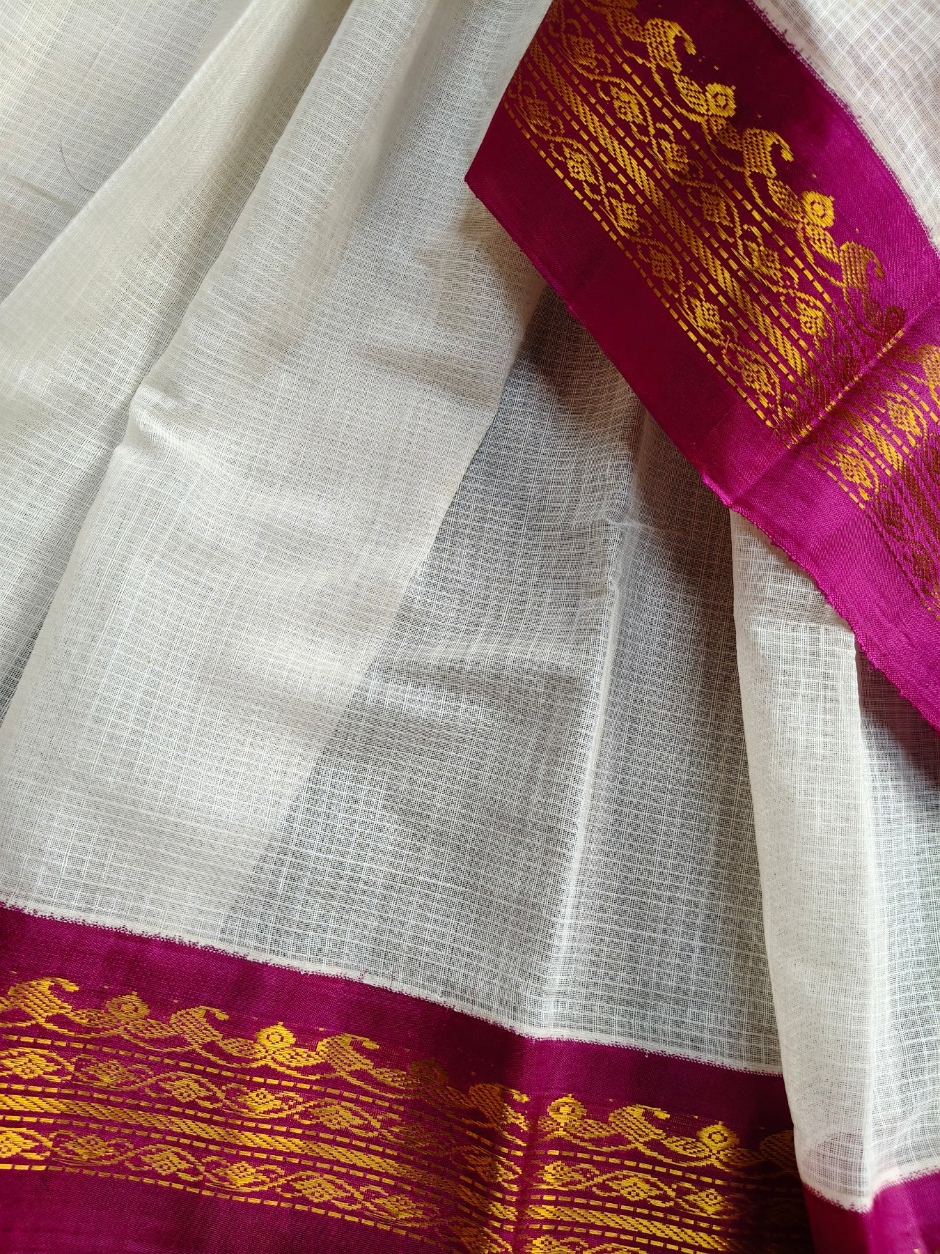 WHITE COTTON PURE HANDLOOM GADWAL SAREE
