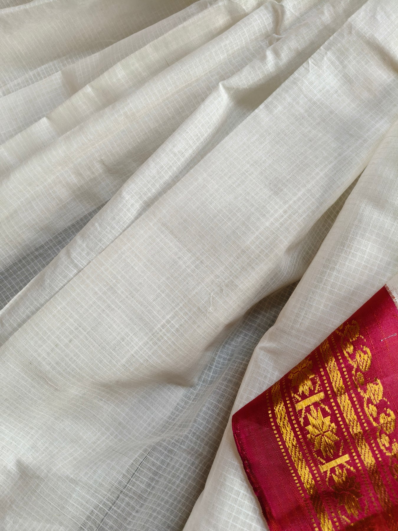 WHITE COTTON PURE HANDLOOM GADWAL SAREE