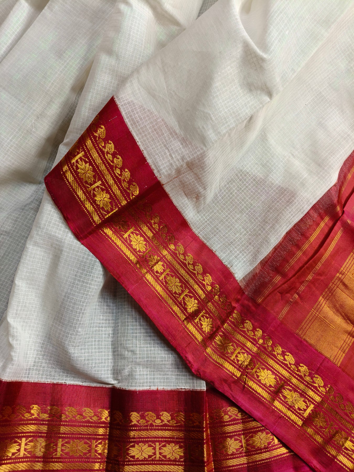 WHITE COTTON PURE HANDLOOM GADWAL SAREE