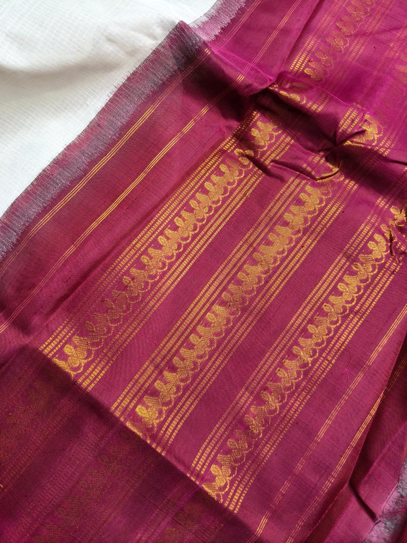WHITE COTTON PURE HANDLOOM GADWAL SAREE